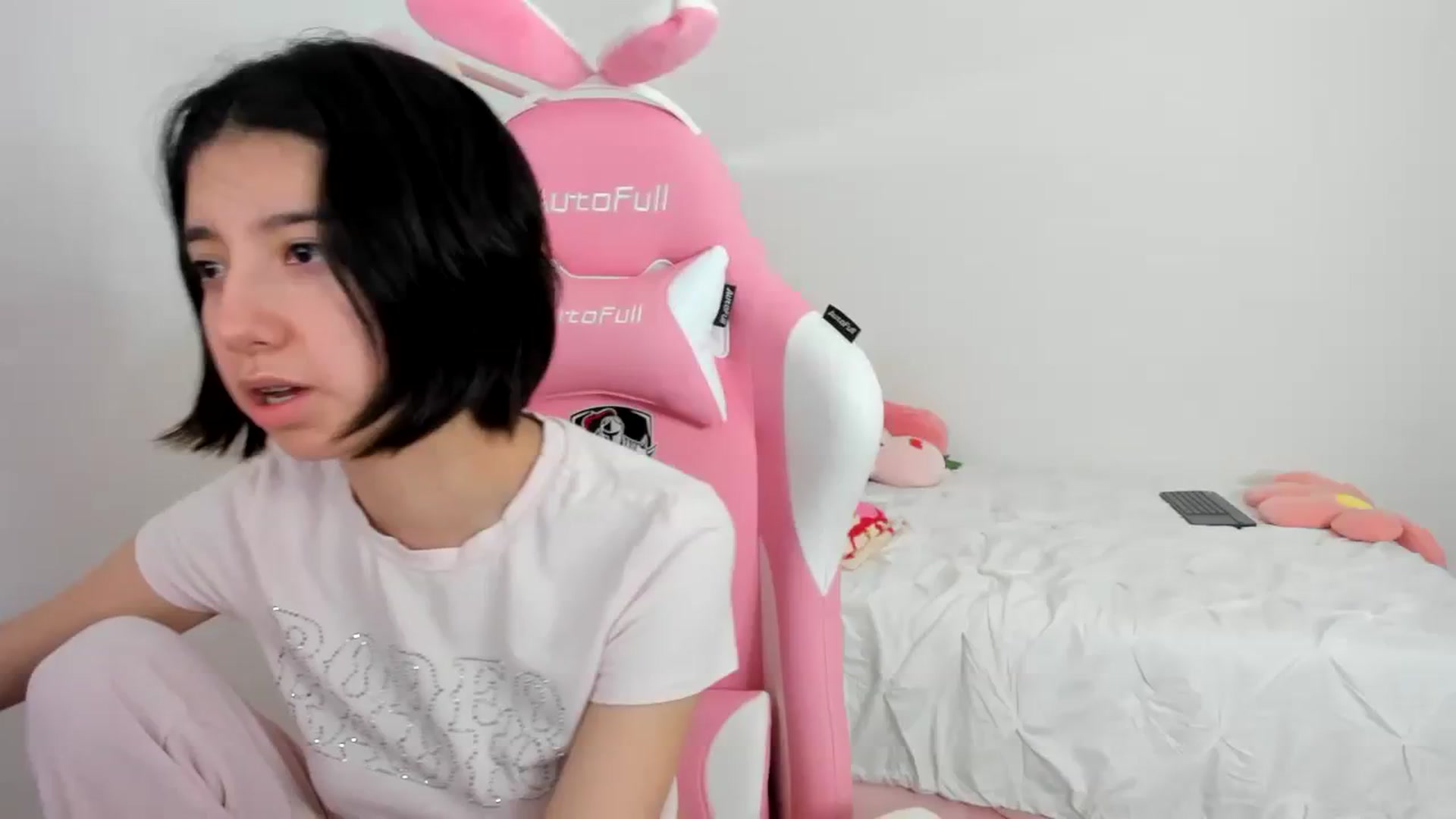 Gallery image thumbnail from Cherrycute666's myfreecams stream on, 11/24/2023, 24:01 image 12 of 20