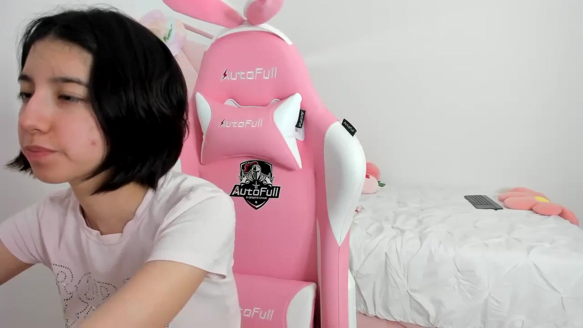 Gallery image thumbnail from Cherrycute666's myfreecams stream on, 11/24/2023, 24:01 image 15 of 20