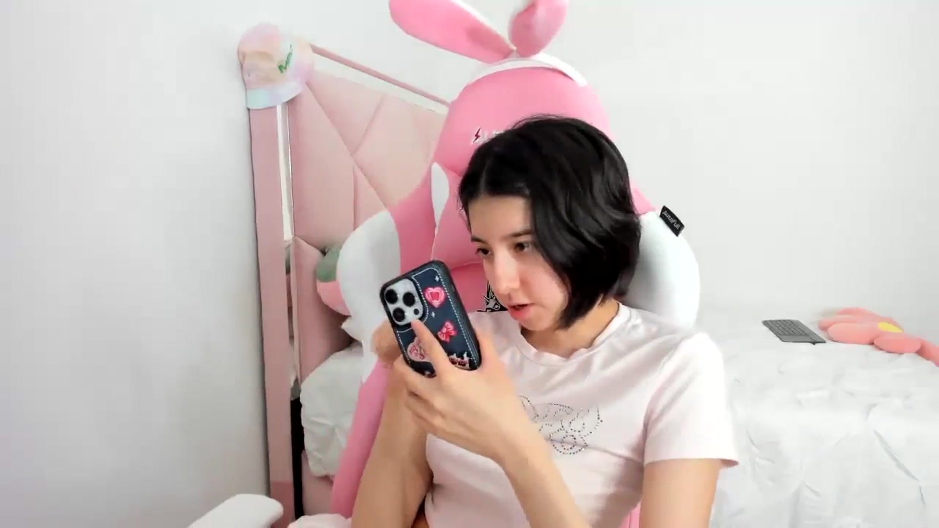 Gallery image thumbnail from Cherrycute666's myfreecams stream on, 11/24/2023, 24:01 image 2 of 20