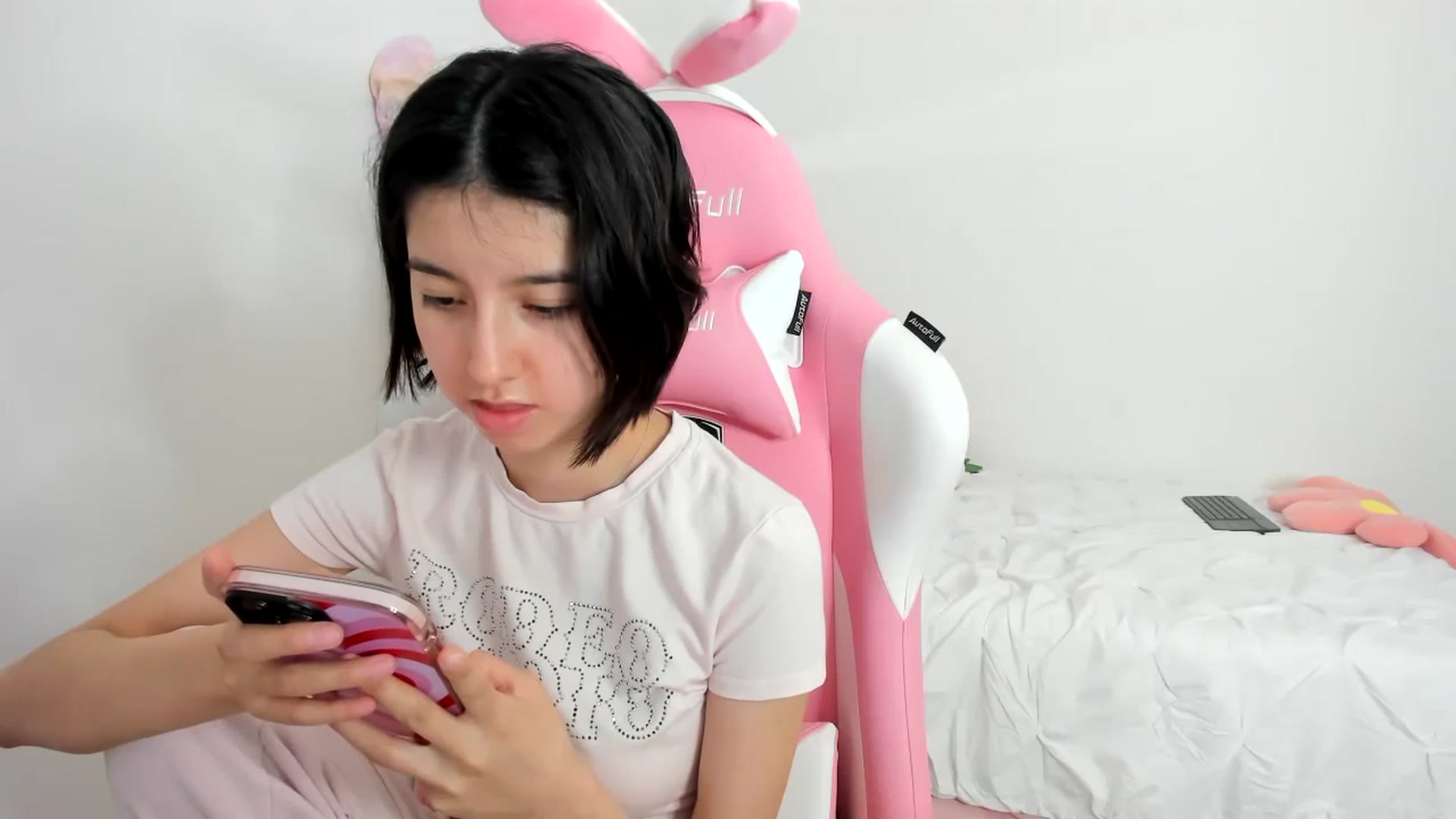 Gallery image thumbnail from Cherrycute666's myfreecams stream on, 11/24/2023, 24:01 image 5 of 20
