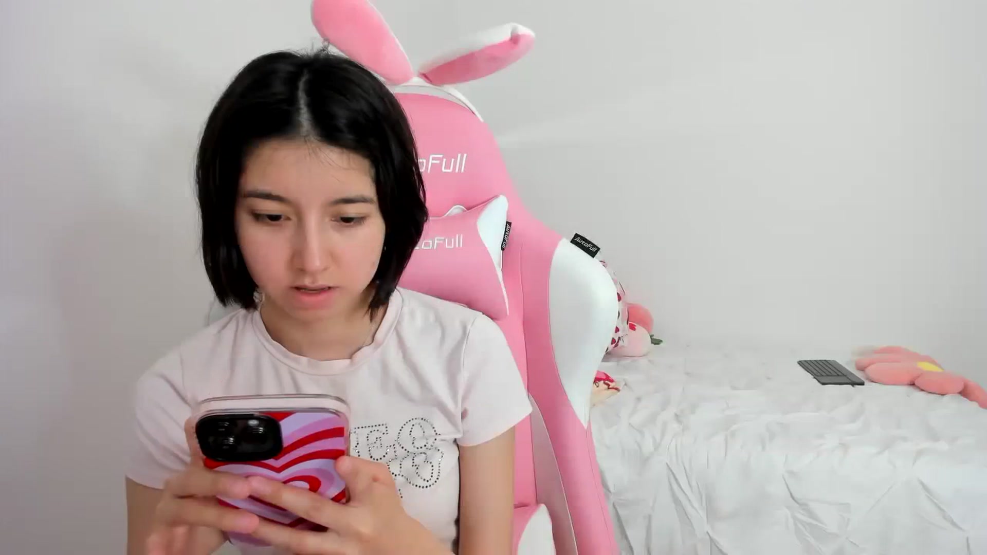 Gallery image thumbnail from Cherrycute666's myfreecams stream on, 11/24/2023, 24:32 image 8 of 20