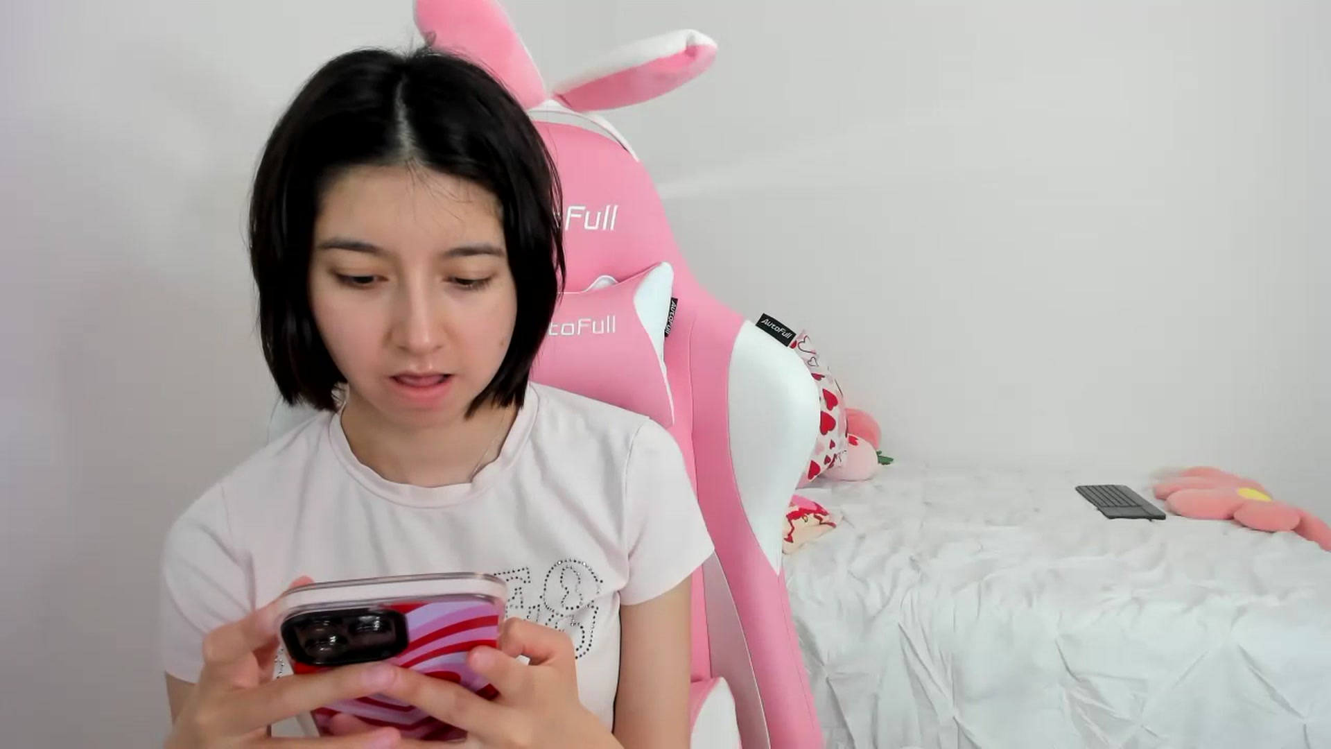 Gallery image thumbnail from Cherrycute666's myfreecams stream on, 11/24/2023, 24:32 image 7 of 20