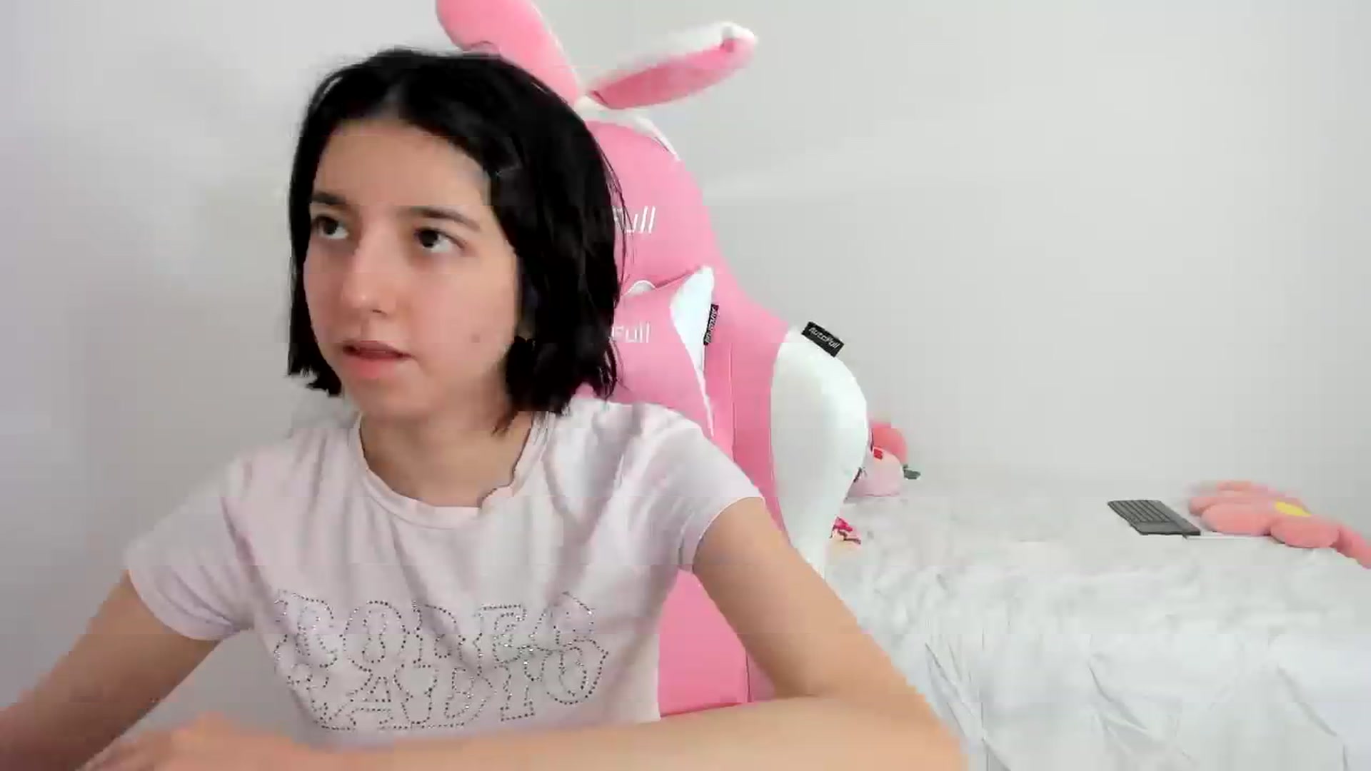 Gallery image thumbnail from Cherrycute666's myfreecams stream on, 11/24/2023, 24:32 image 11 of 20