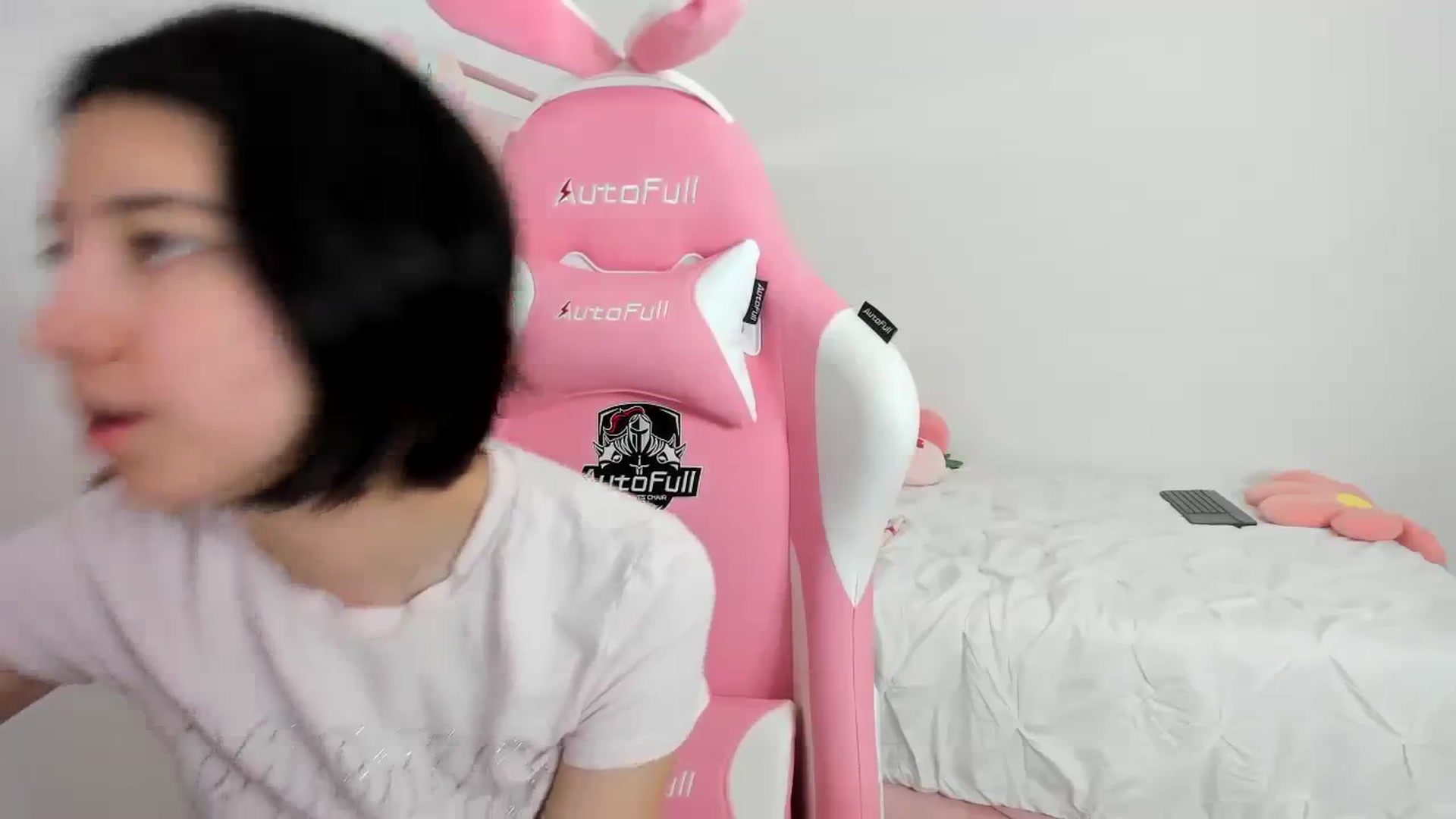 Gallery image thumbnail from Cherrycute666's myfreecams stream on, 11/24/2023, 24:32 image 2 of 20