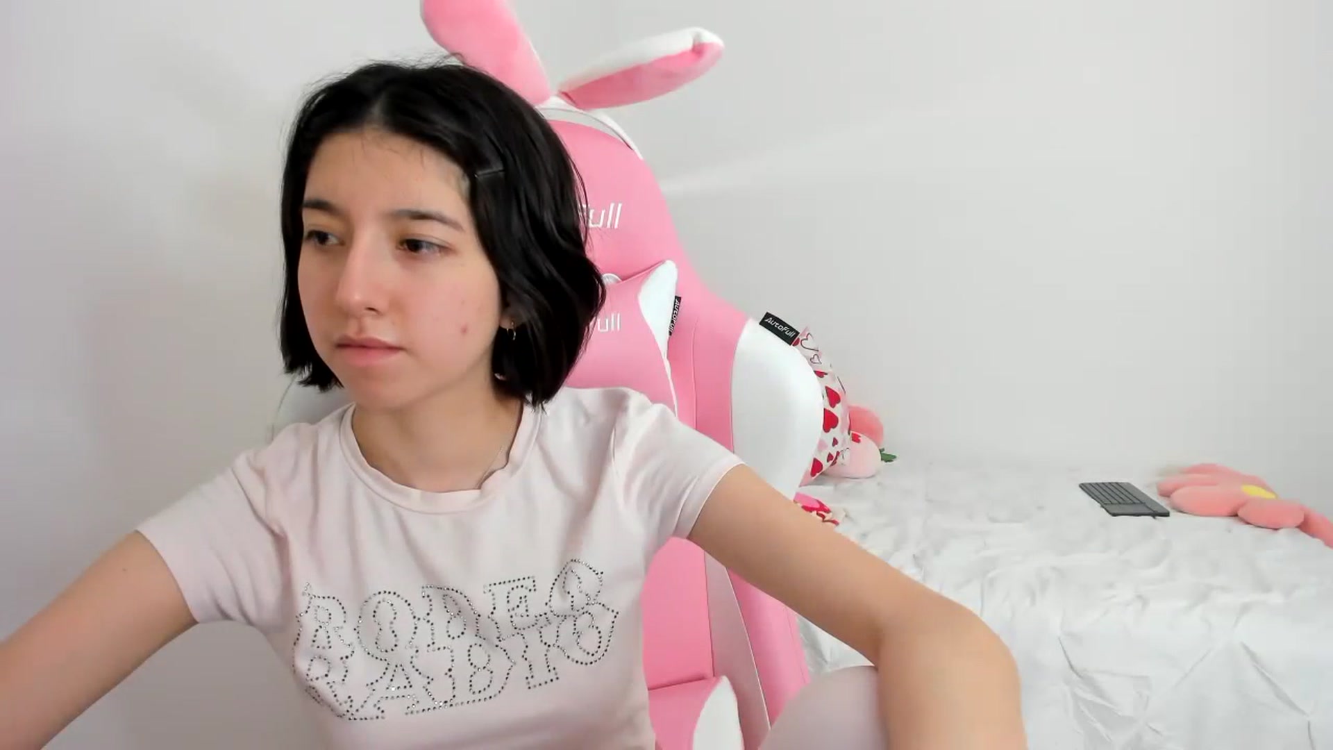 Gallery image thumbnail from Cherrycute666's myfreecams stream on, 11/24/2023, 24:32 image 12 of 20