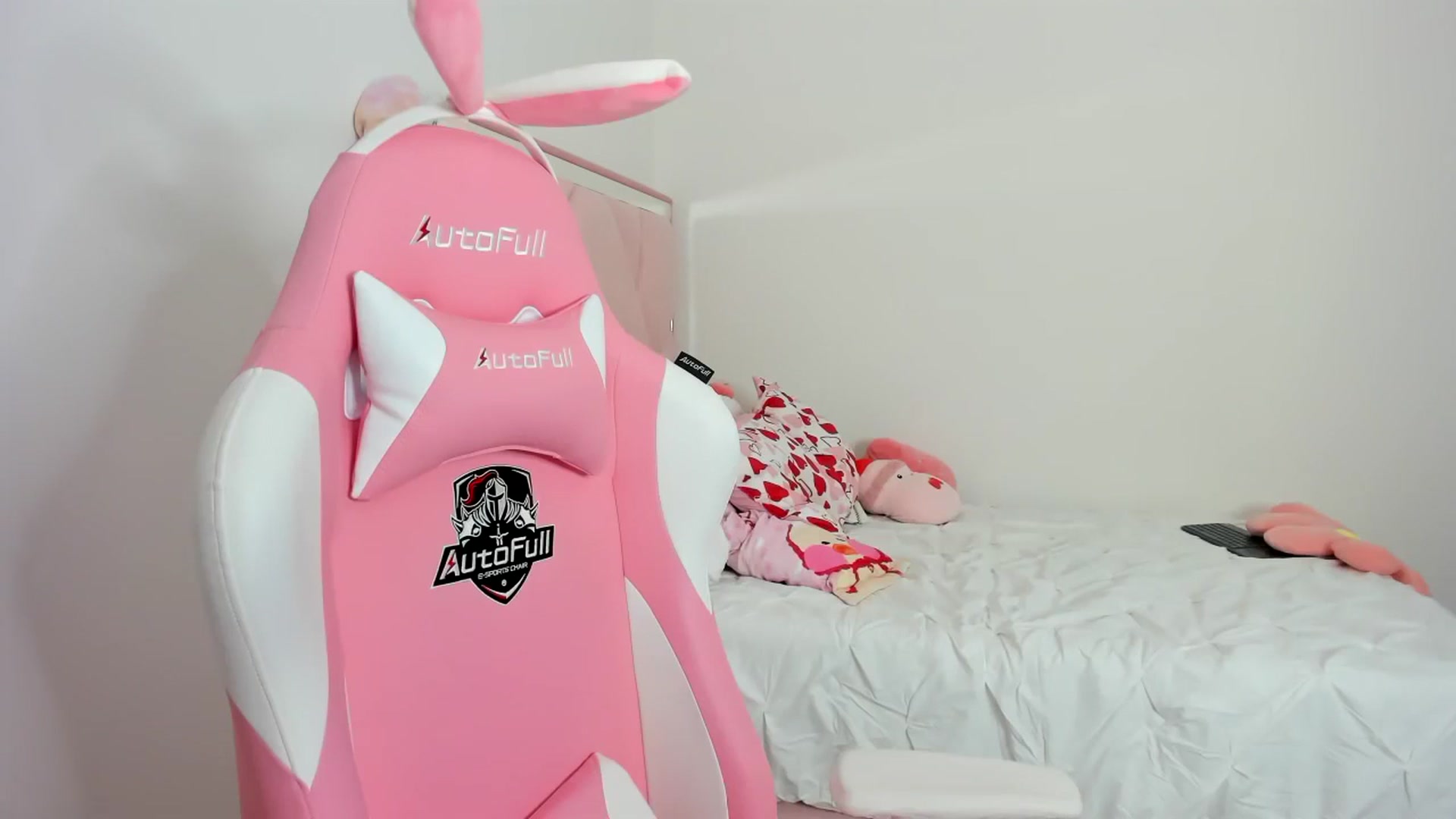 Gallery image thumbnail from Cherrycute666's myfreecams stream on, 11/24/2023, 02:49 image 7 of 20