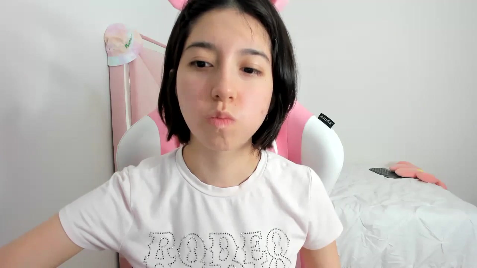 Gallery image thumbnail from Cherrycute666's myfreecams stream on, 11/24/2023, 02:49 image 11 of 20