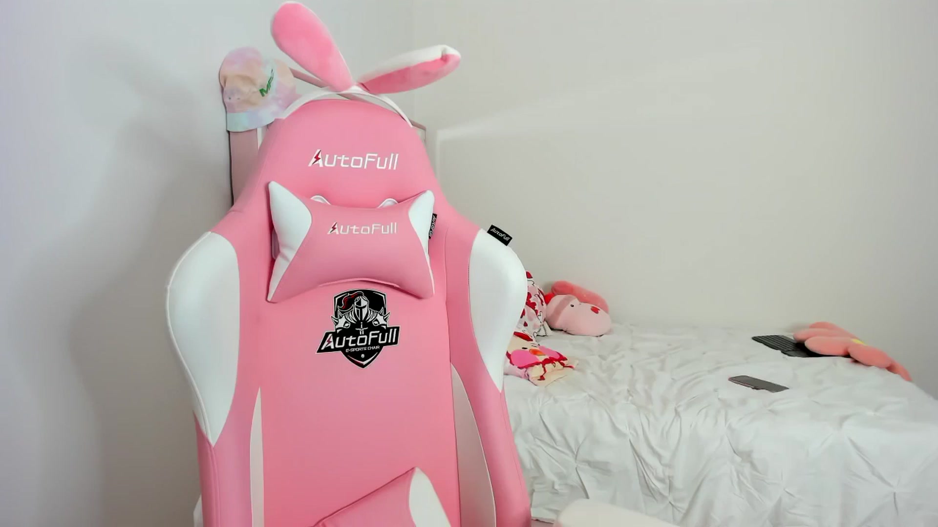 Gallery image thumbnail from Cherrycute666's myfreecams stream on, 11/24/2023, 02:49 image 3 of 20