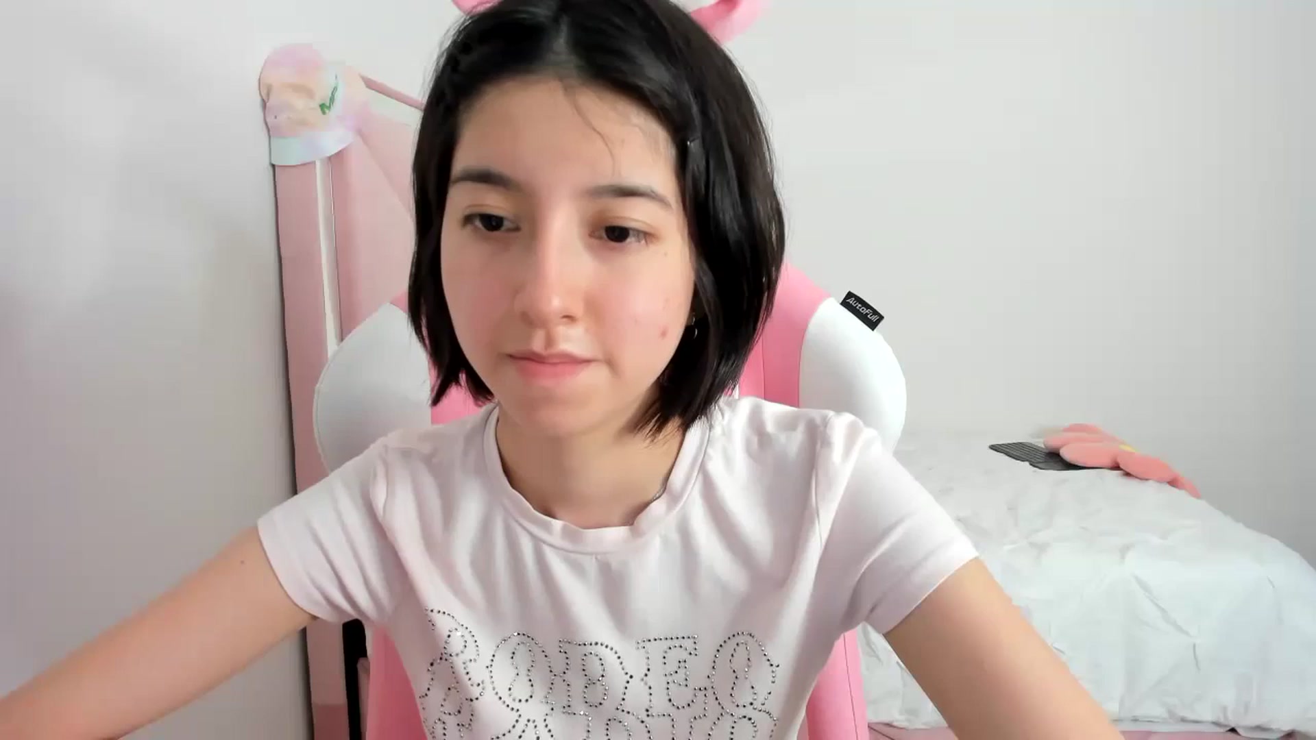 Gallery image thumbnail from Cherrycute666's myfreecams stream on, 11/24/2023, 02:49 image 17 of 20
