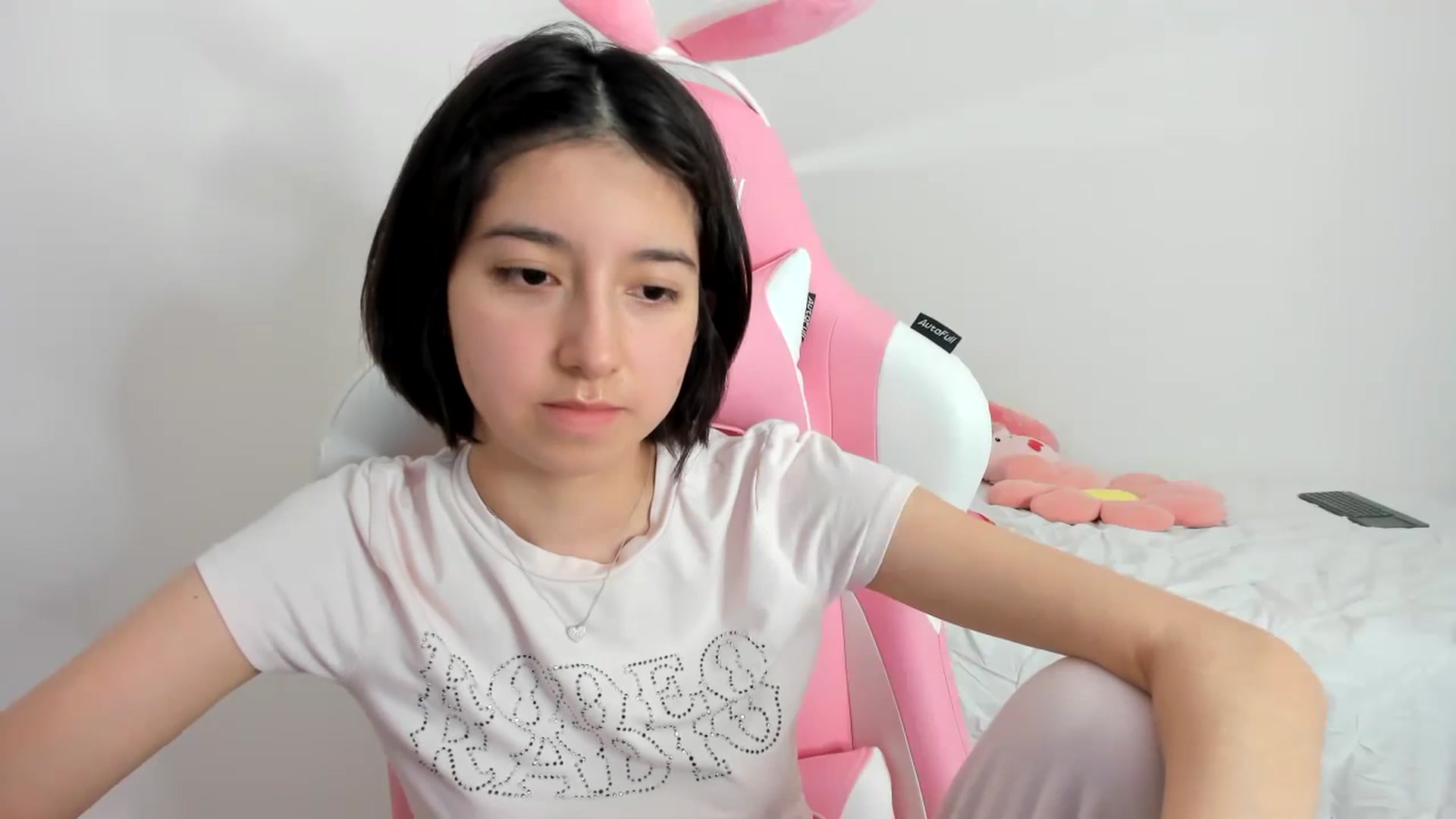 Gallery image thumbnail from Cherrycute666's myfreecams stream on, 11/24/2023, 04:55 image 18 of 20