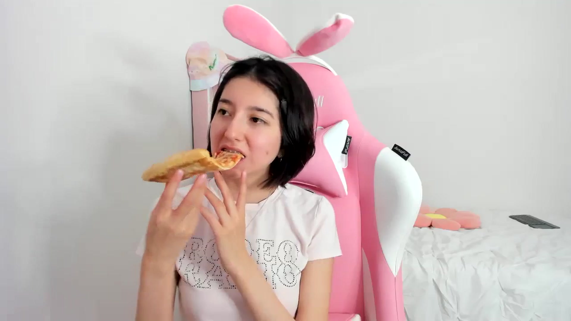Gallery image thumbnail from Cherrycute666's myfreecams stream on, 11/24/2023, 04:55 image 19 of 20
