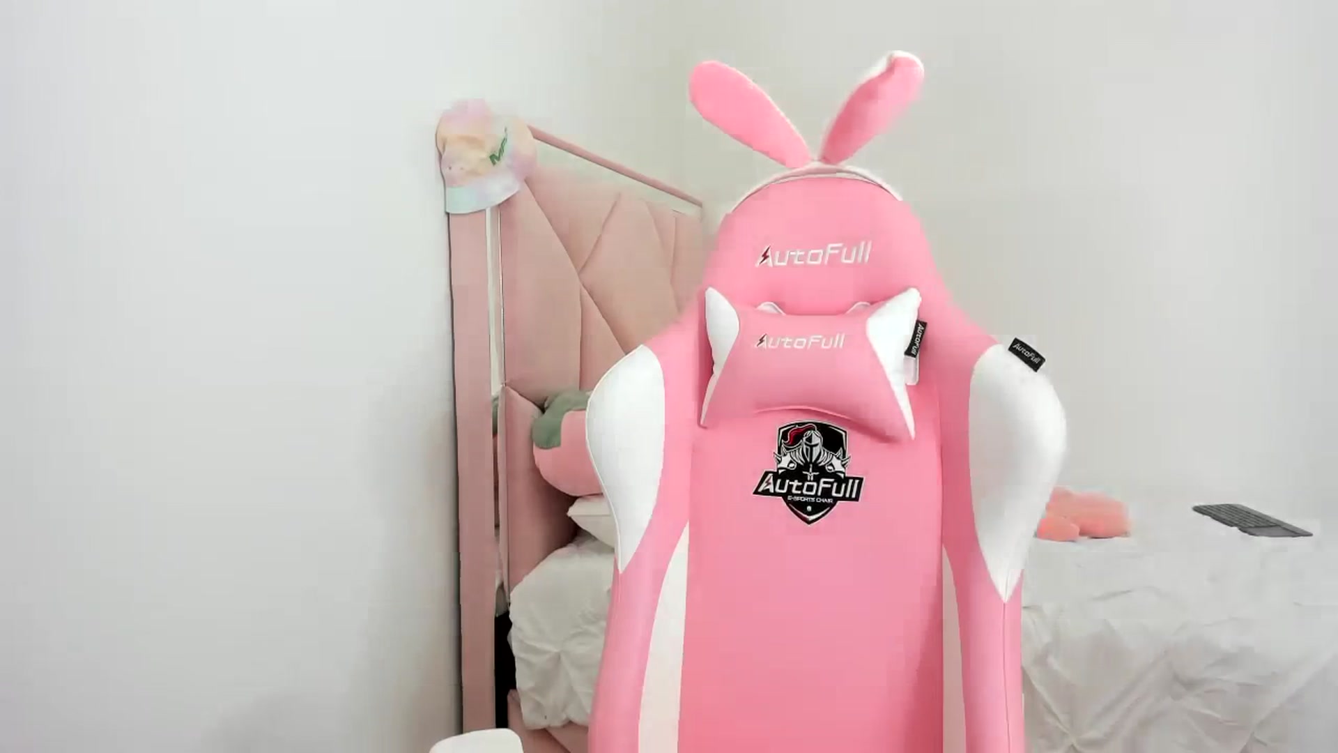 Gallery image thumbnail from Cherrycute666's myfreecams stream on, 11/24/2023, 04:55 image 20 of 20