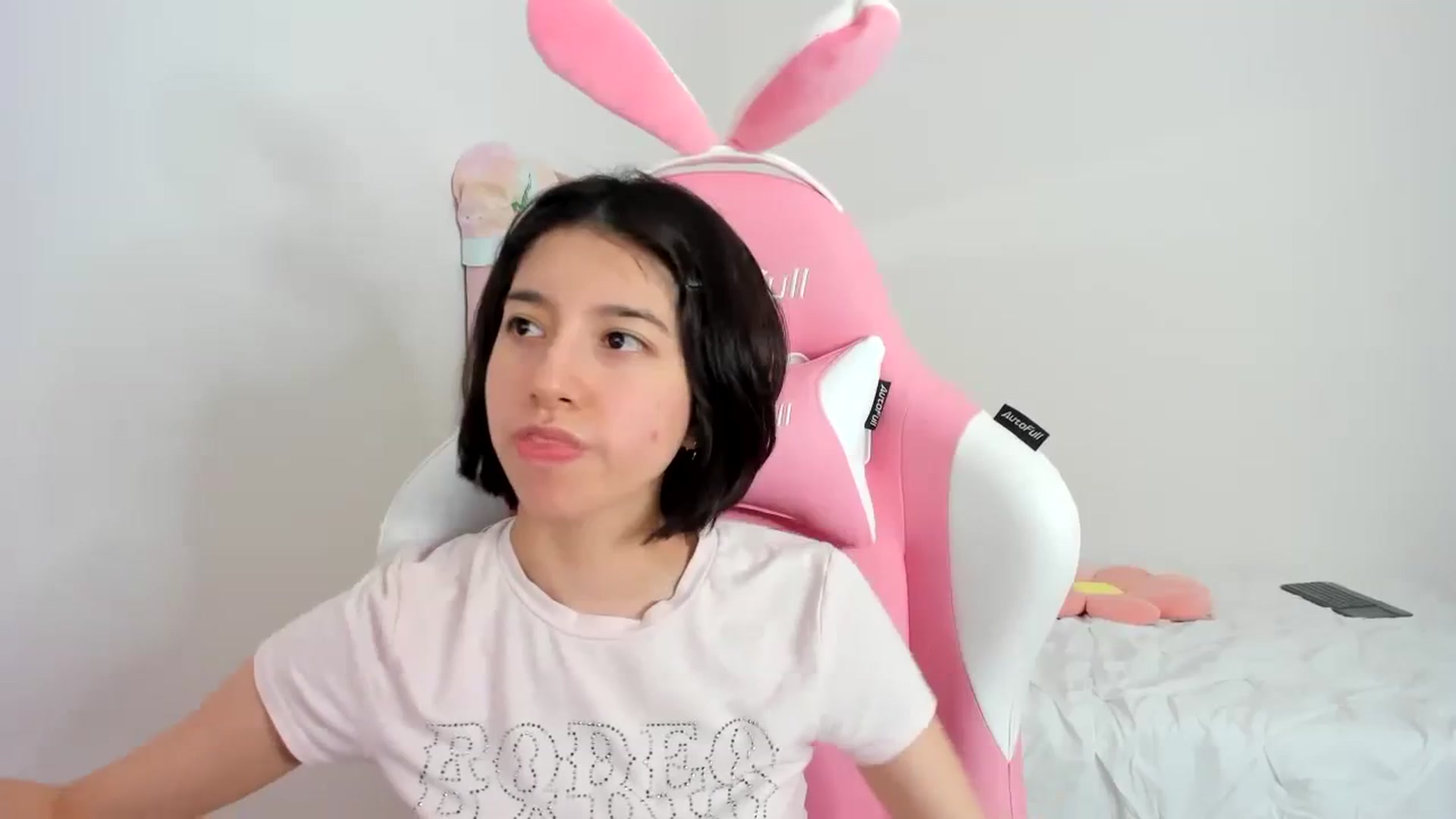 Gallery image thumbnail from Cherrycute666's myfreecams stream on, 11/24/2023, 06:48 image 14 of 20