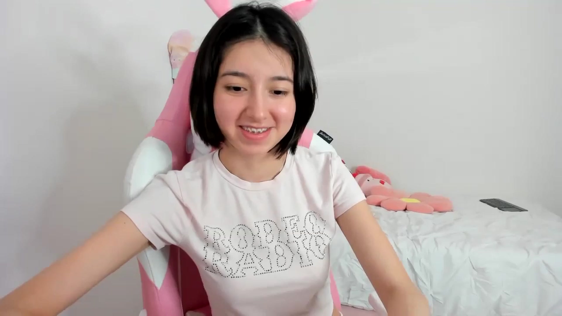 Gallery image thumbnail from Cherrycute666's myfreecams stream on, 11/24/2023, 06:48 image 6 of 20