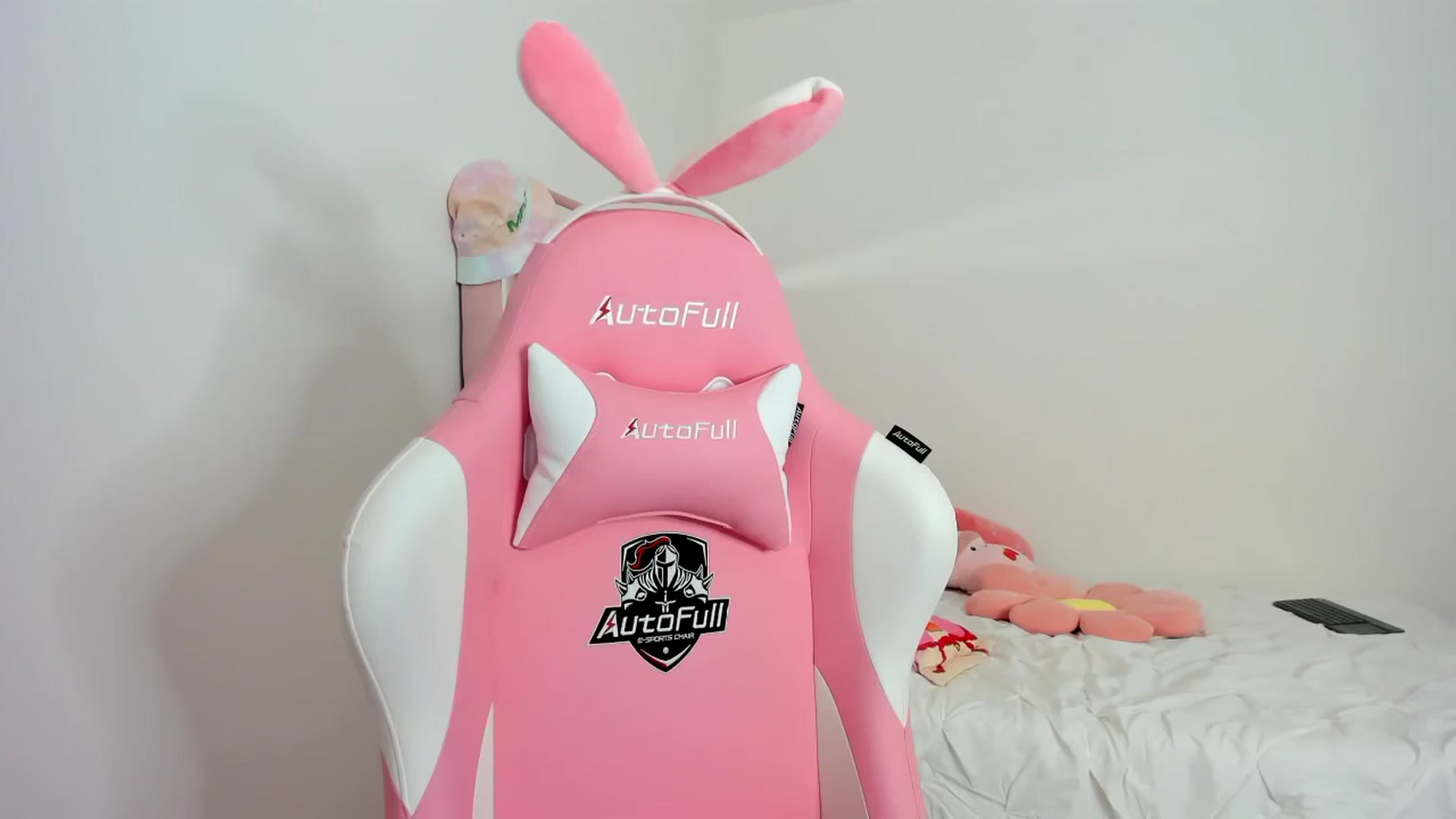 Gallery image thumbnail from Cherrycute666's myfreecams stream on, 11/24/2023, 06:48 image 15 of 20