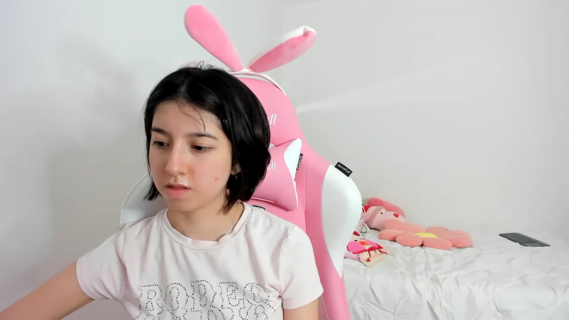 Gallery image thumbnail from Cherrycute666's myfreecams stream on, 11/24/2023, 07:39 image 2 of 20