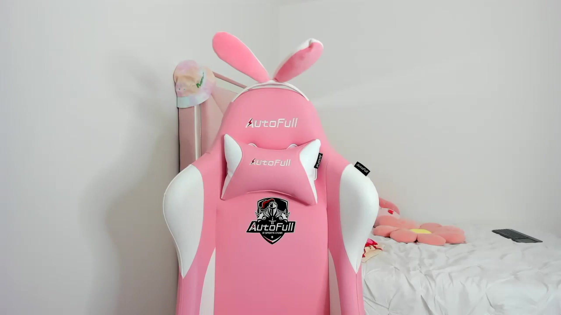 Gallery image thumbnail from Cherrycute666's myfreecams stream on, 11/24/2023, 07:39 image 8 of 20