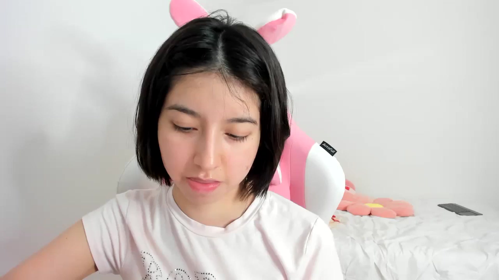 Gallery image thumbnail from Cherrycute666's myfreecams stream on, 11/24/2023, 07:39 image 5 of 20