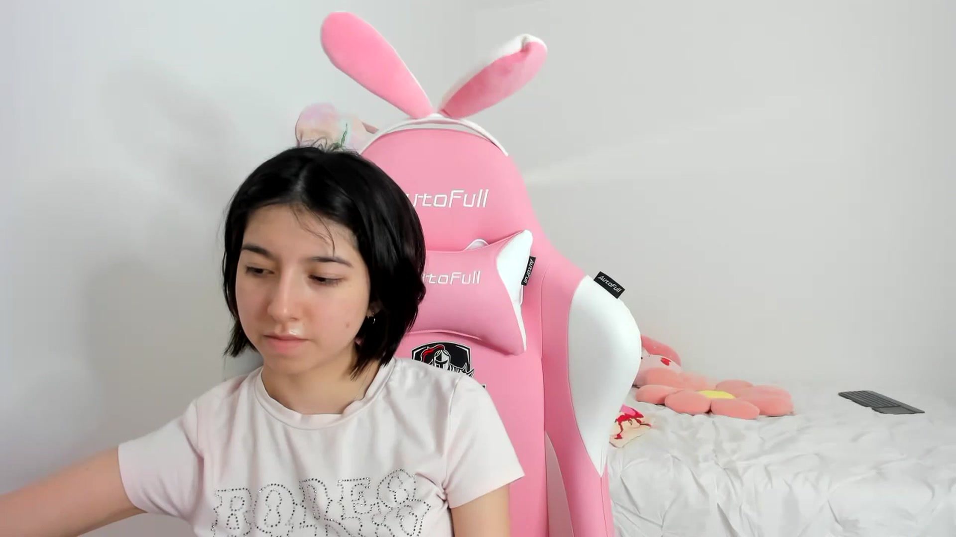 Gallery image thumbnail from Cherrycute666's myfreecams stream on, 11/24/2023, 07:39 image 3 of 20
