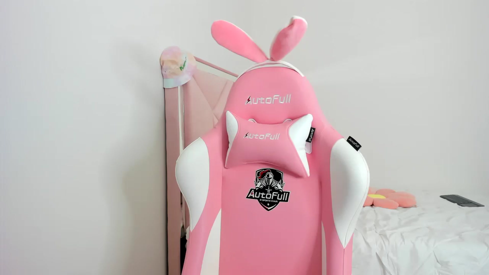 Gallery image thumbnail from Cherrycute666's myfreecams stream on, 11/24/2023, 07:39 image 19 of 20