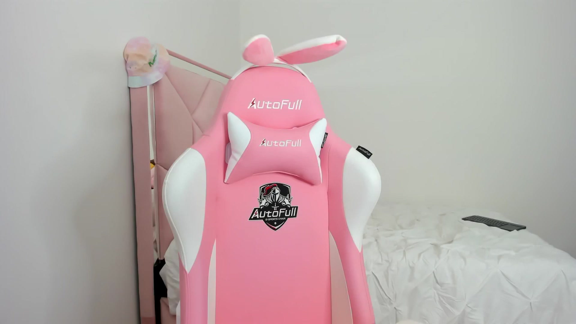 Gallery image thumbnail from Cherrycute666's myfreecams stream on, 11/24/2023, 23:55 image 16 of 20