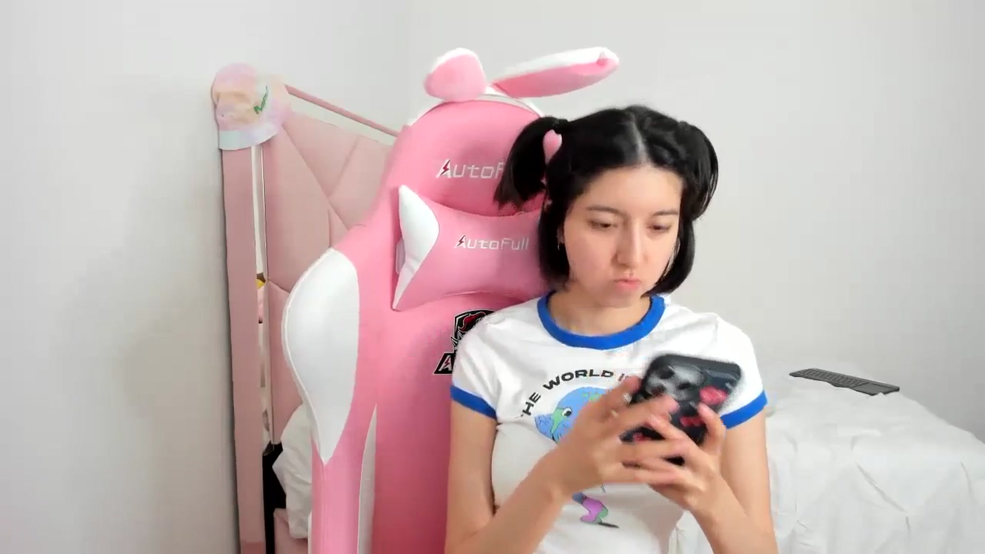 Gallery image thumbnail from Cherrycute666's myfreecams stream on, 11/24/2023, 23:55 image 17 of 20