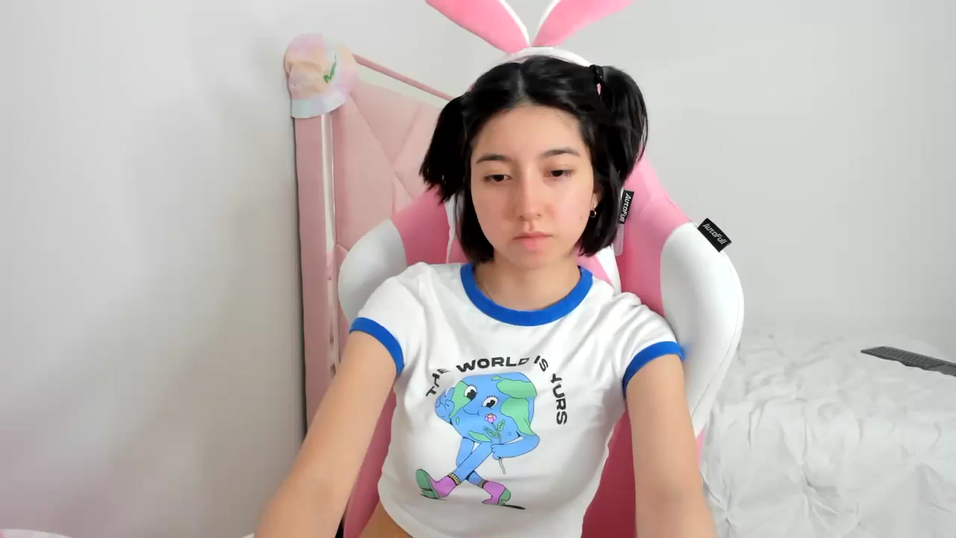 Gallery image thumbnail from Cherrycute666's myfreecams stream on, 11/25/2023, 05:35 image 17 of 20