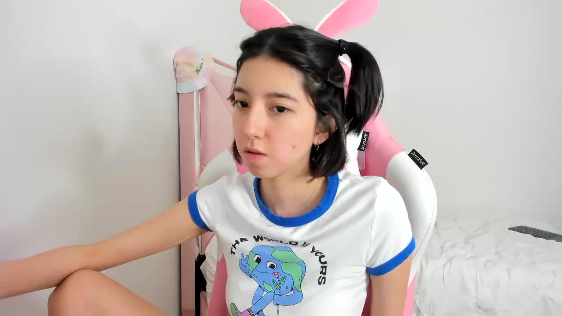 Gallery image thumbnail from Cherrycute666's myfreecams stream on, 11/25/2023, 05:35 image 14 of 20