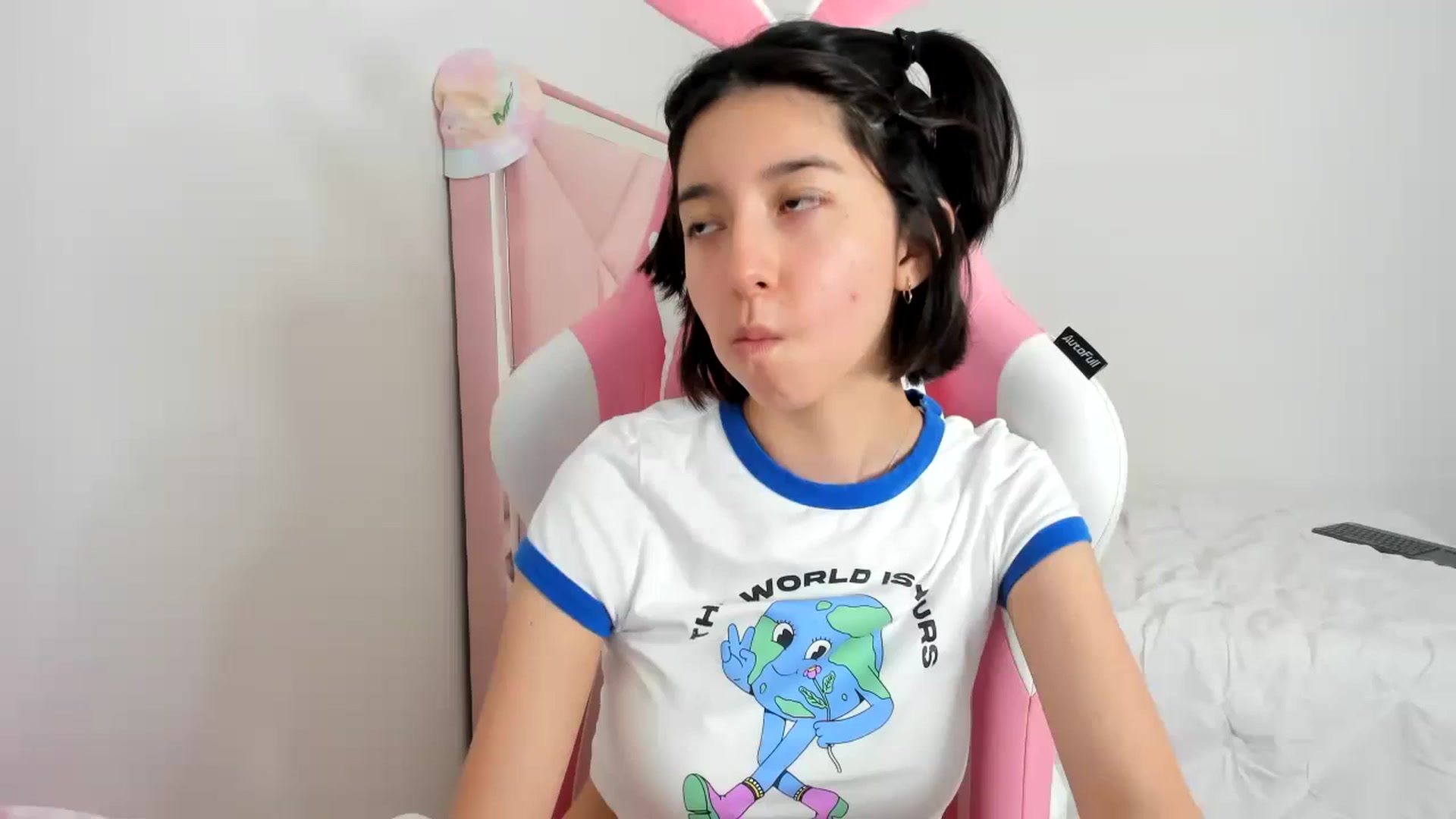 Gallery image thumbnail from Cherrycute666's myfreecams stream on, 11/25/2023, 05:35 image 16 of 20