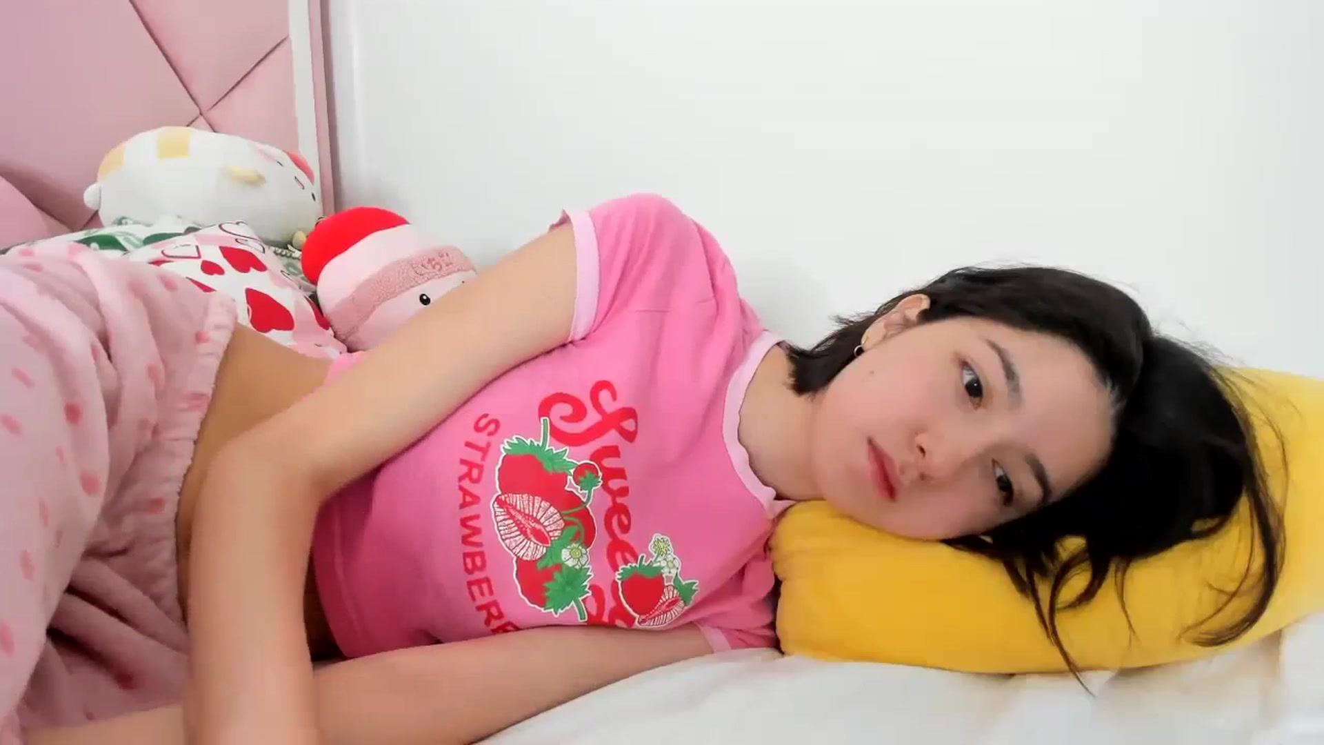 Gallery image thumbnail from Cherrycute666's myfreecams stream on, 11/25/2023, 14:07 image 6 of 20