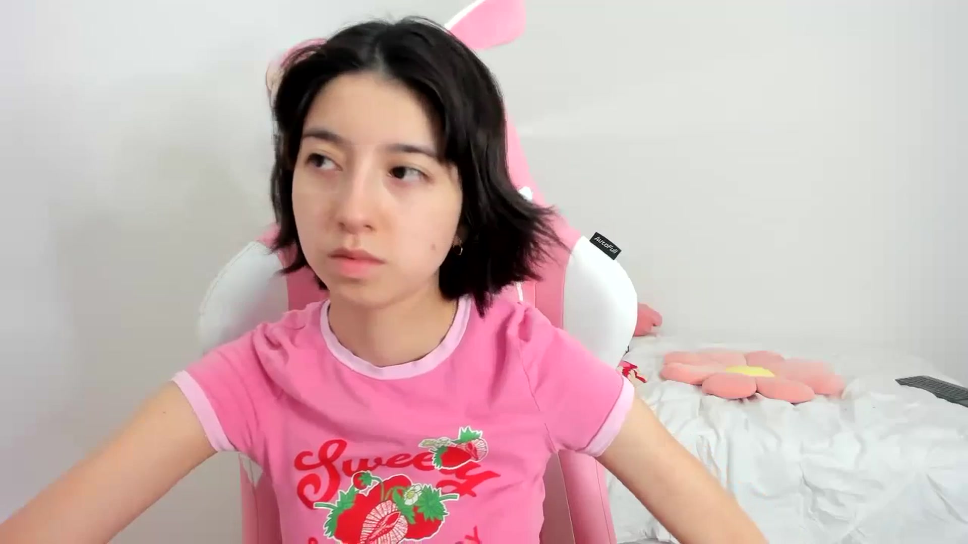 Gallery image thumbnail from Cherrycute666's myfreecams stream on, 11/25/2023, 14:07 image 19 of 20