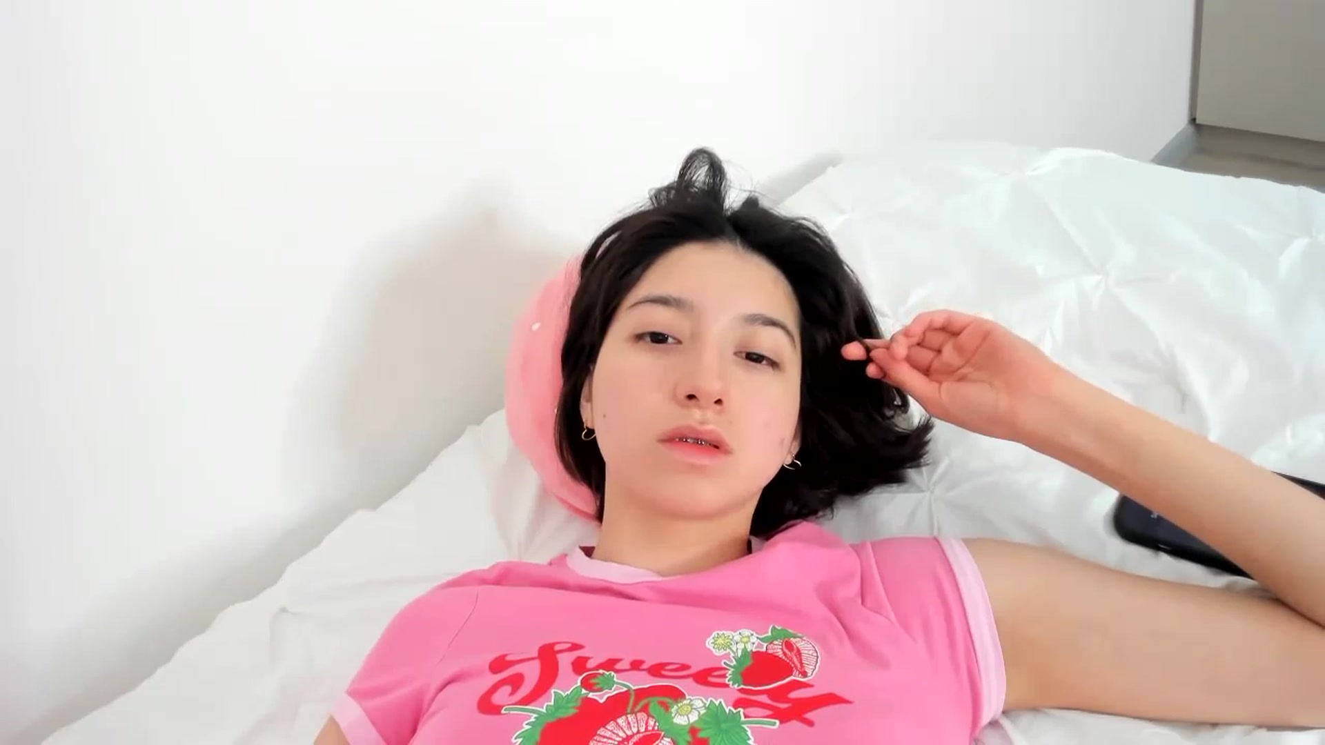 Gallery image thumbnail from Cherrycute666's myfreecams stream on, 11/25/2023, 14:07 image 13 of 20