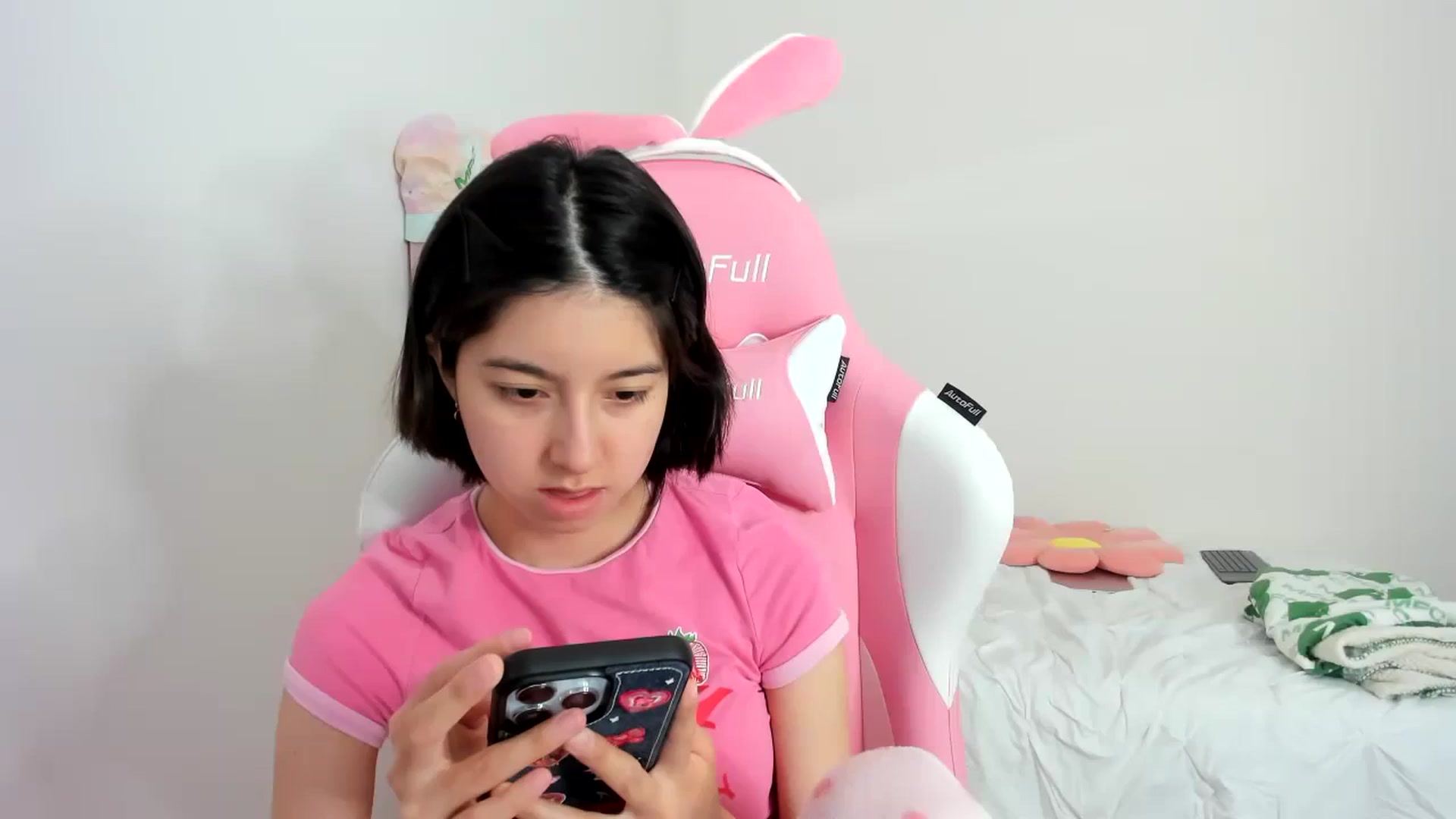 Gallery image thumbnail from Cherrycute666's myfreecams stream on, 11/26/2023, 24:01 image 2 of 20
