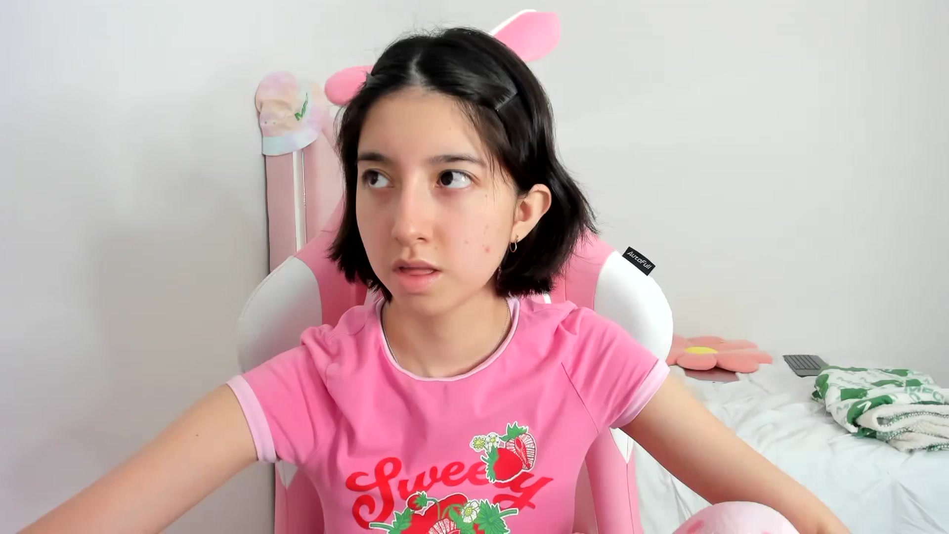 Gallery image thumbnail from Cherrycute666's myfreecams stream on, 11/26/2023, 24:01 image 20 of 20