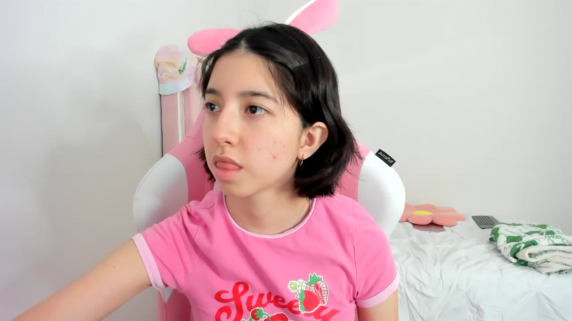 Gallery image thumbnail from Cherrycute666's myfreecams stream on, 11/26/2023, 24:01 image 13 of 20