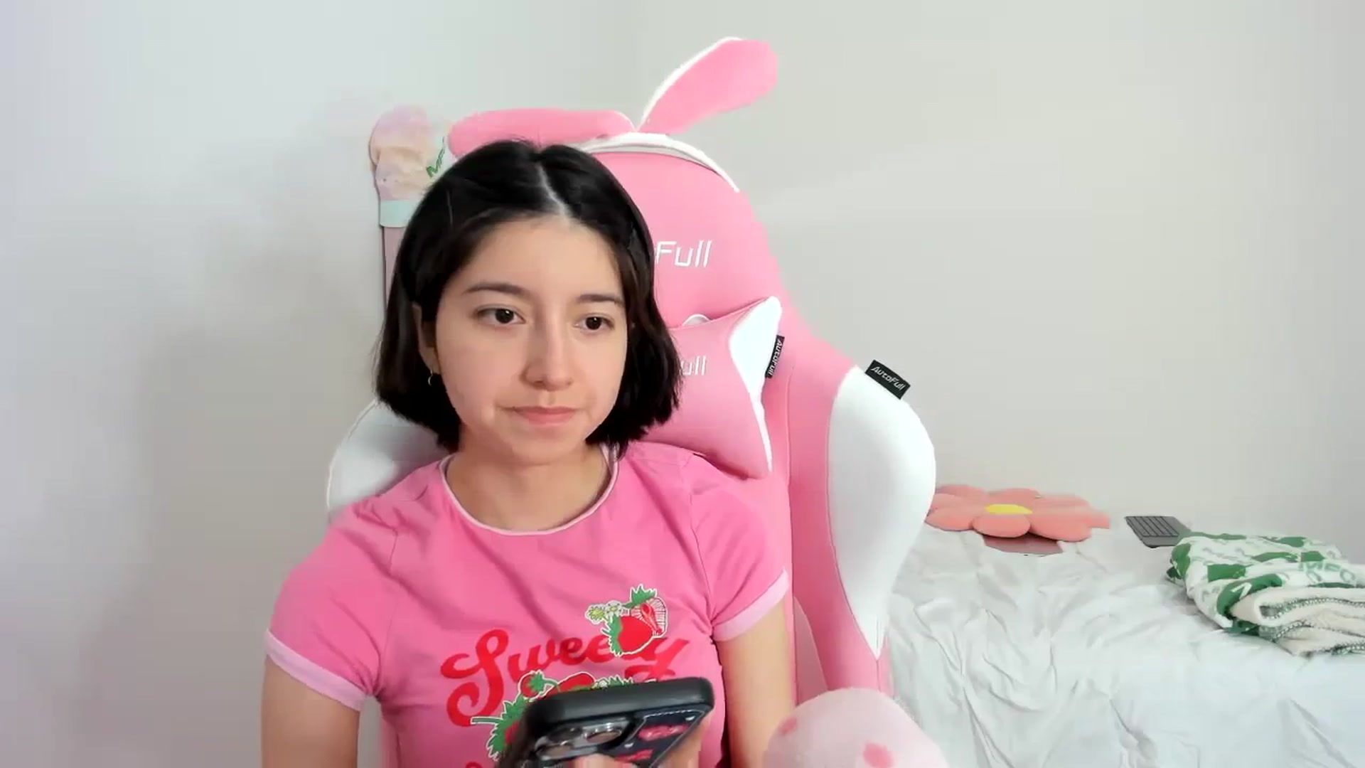 Gallery image thumbnail from Cherrycute666's myfreecams stream on, 11/26/2023, 24:01 image 3 of 20