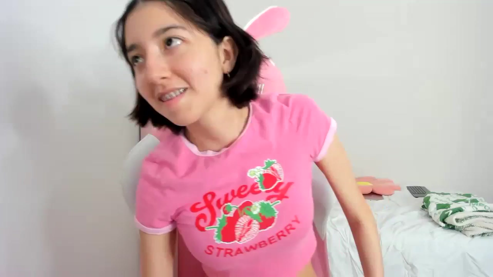 Gallery image thumbnail from Cherrycute666's myfreecams stream on, 11/26/2023, 24:01 image 16 of 20