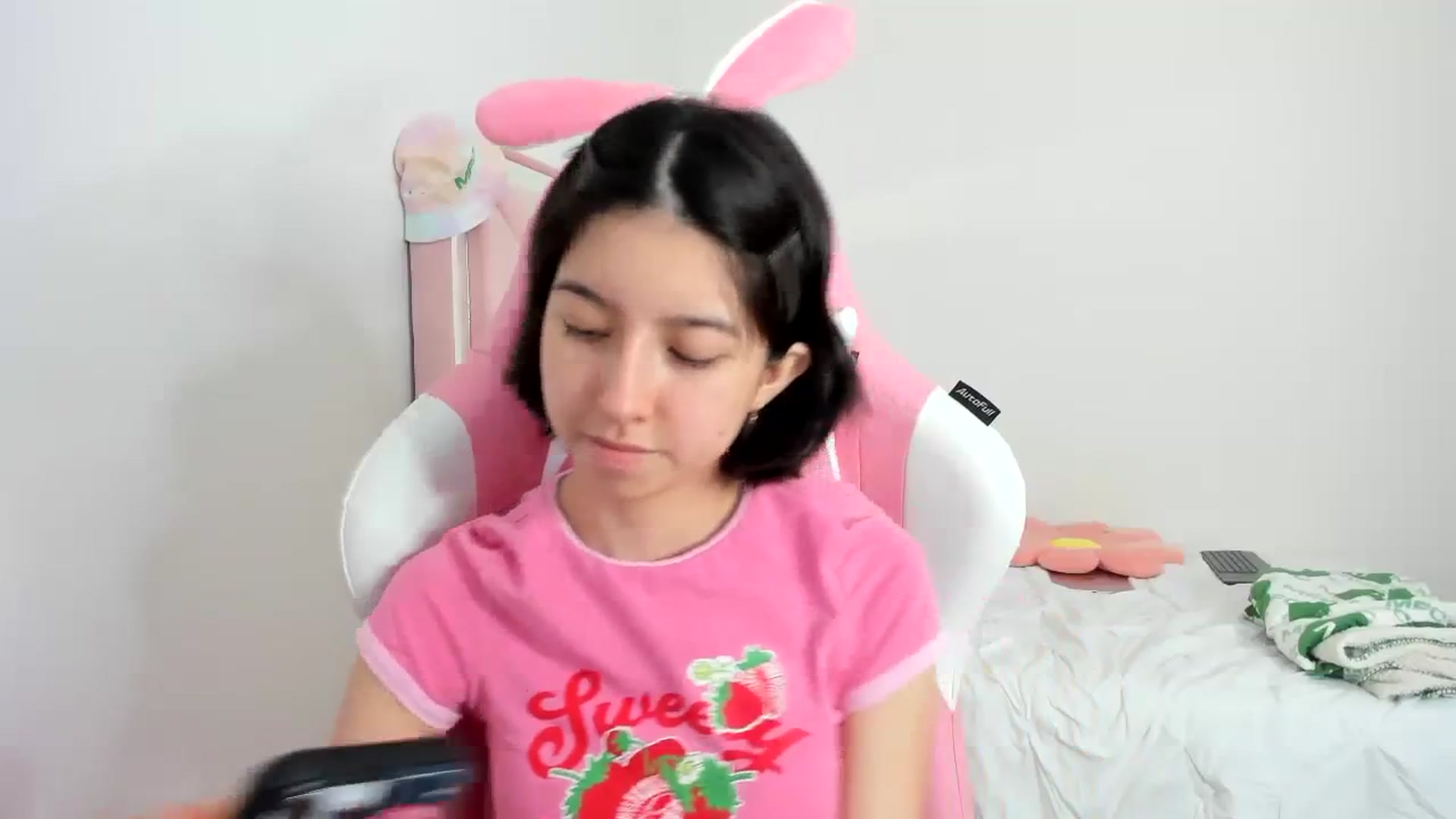 Gallery image thumbnail from Cherrycute666's myfreecams stream on, 11/26/2023, 24:01 image 11 of 20