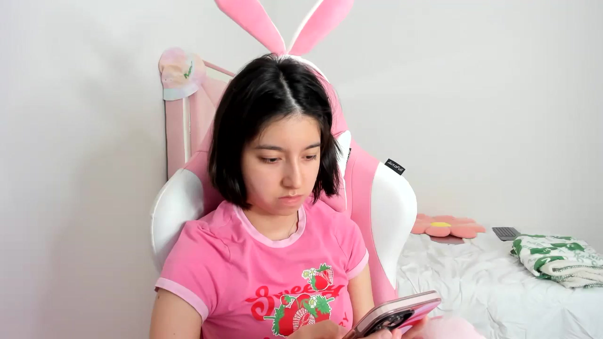 Gallery image thumbnail from Cherrycute666's myfreecams stream on, 11/26/2023, 01:33 image 13 of 20