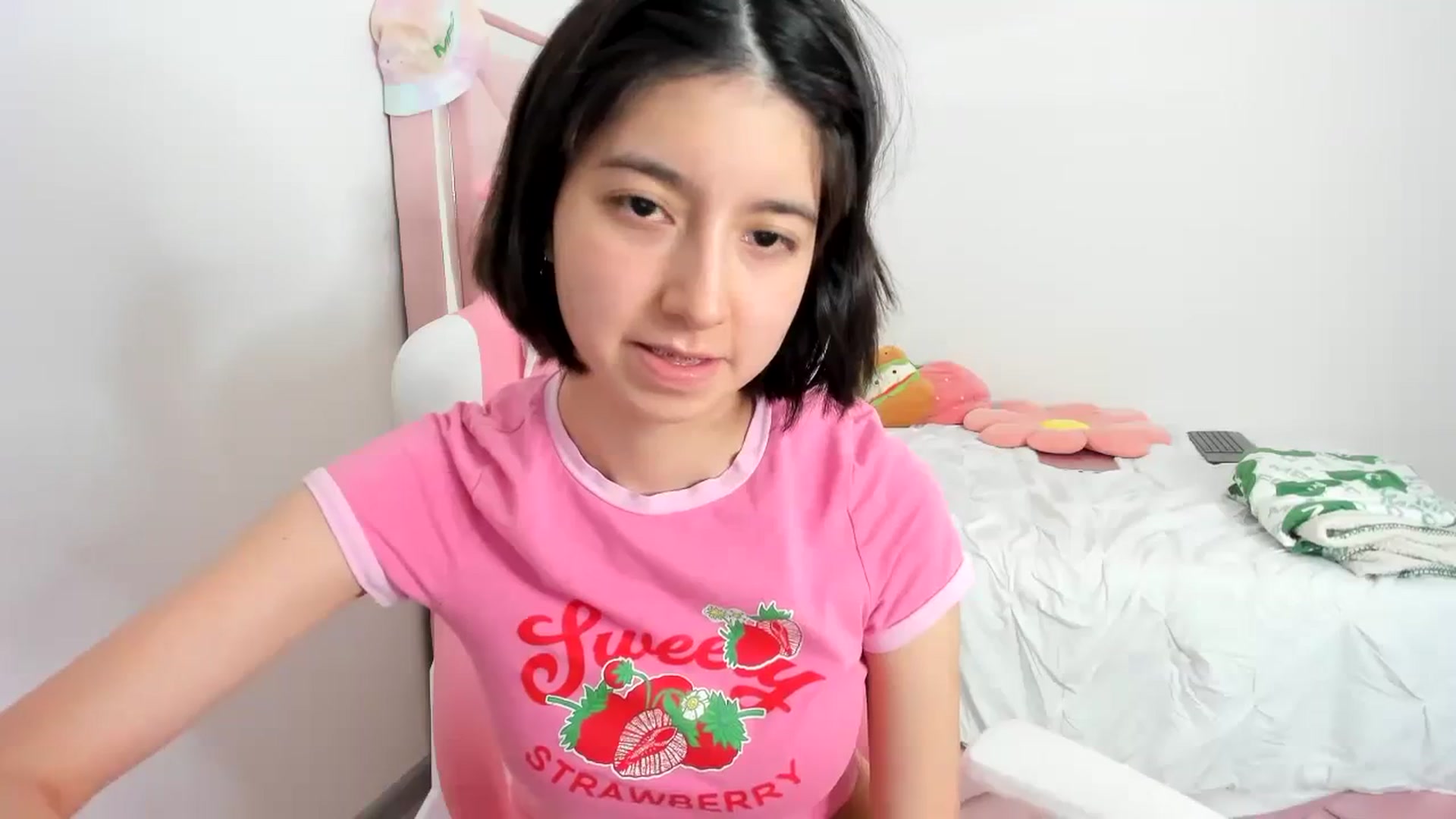 Gallery image thumbnail from Cherrycute666's myfreecams stream on, 11/26/2023, 01:33 image 10 of 20
