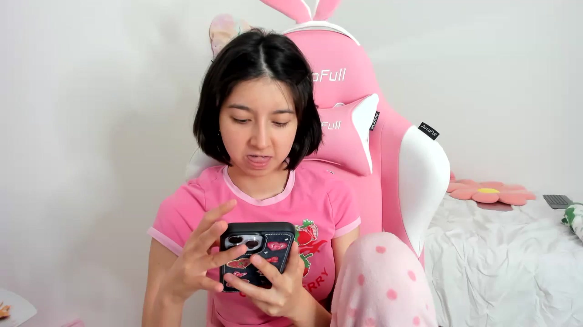 Gallery image thumbnail from Cherrycute666's myfreecams stream on, 11/26/2023, 03:00 image 18 of 20