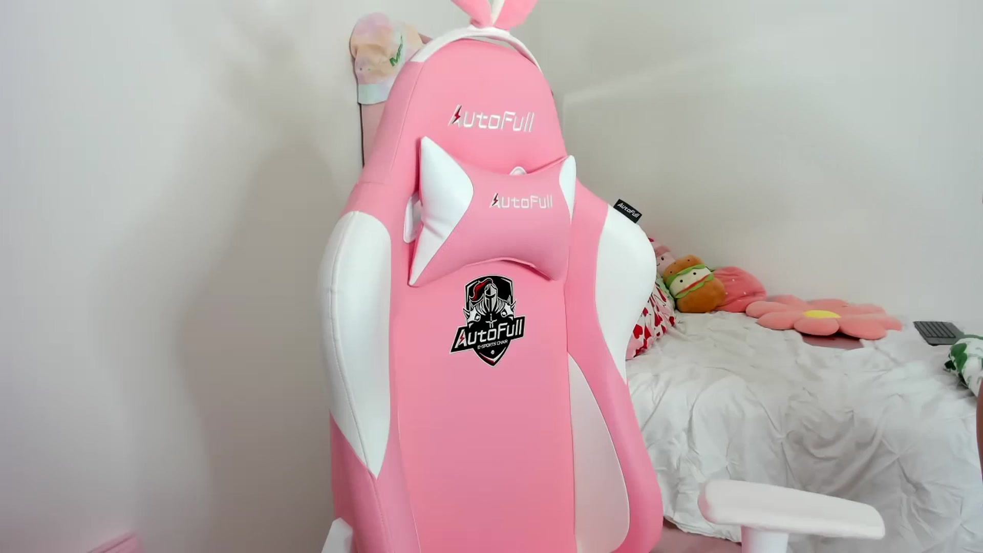 Gallery image thumbnail from Cherrycute666's myfreecams stream on, 11/26/2023, 03:00 image 9 of 20