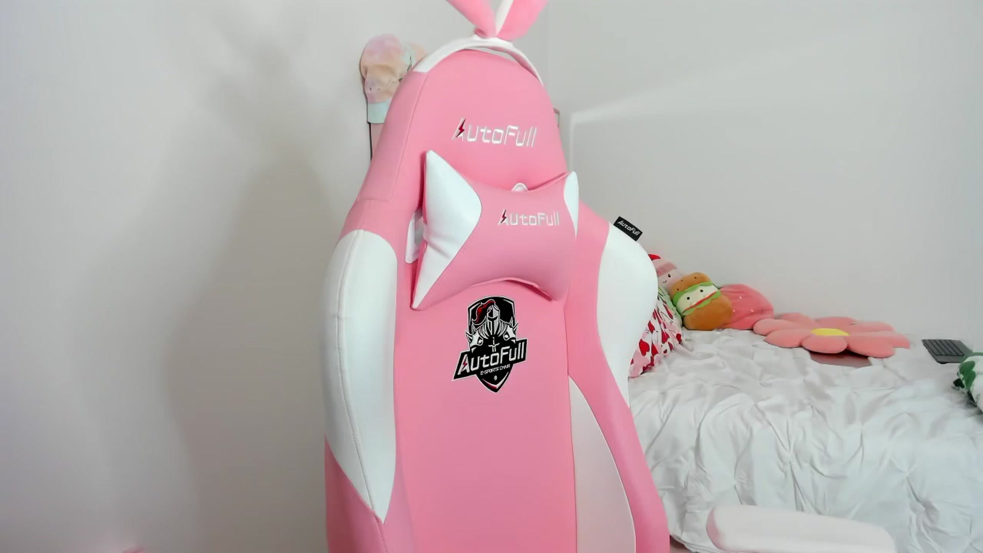 Gallery image thumbnail from Cherrycute666's myfreecams stream on, 11/26/2023, 03:00 image 10 of 20