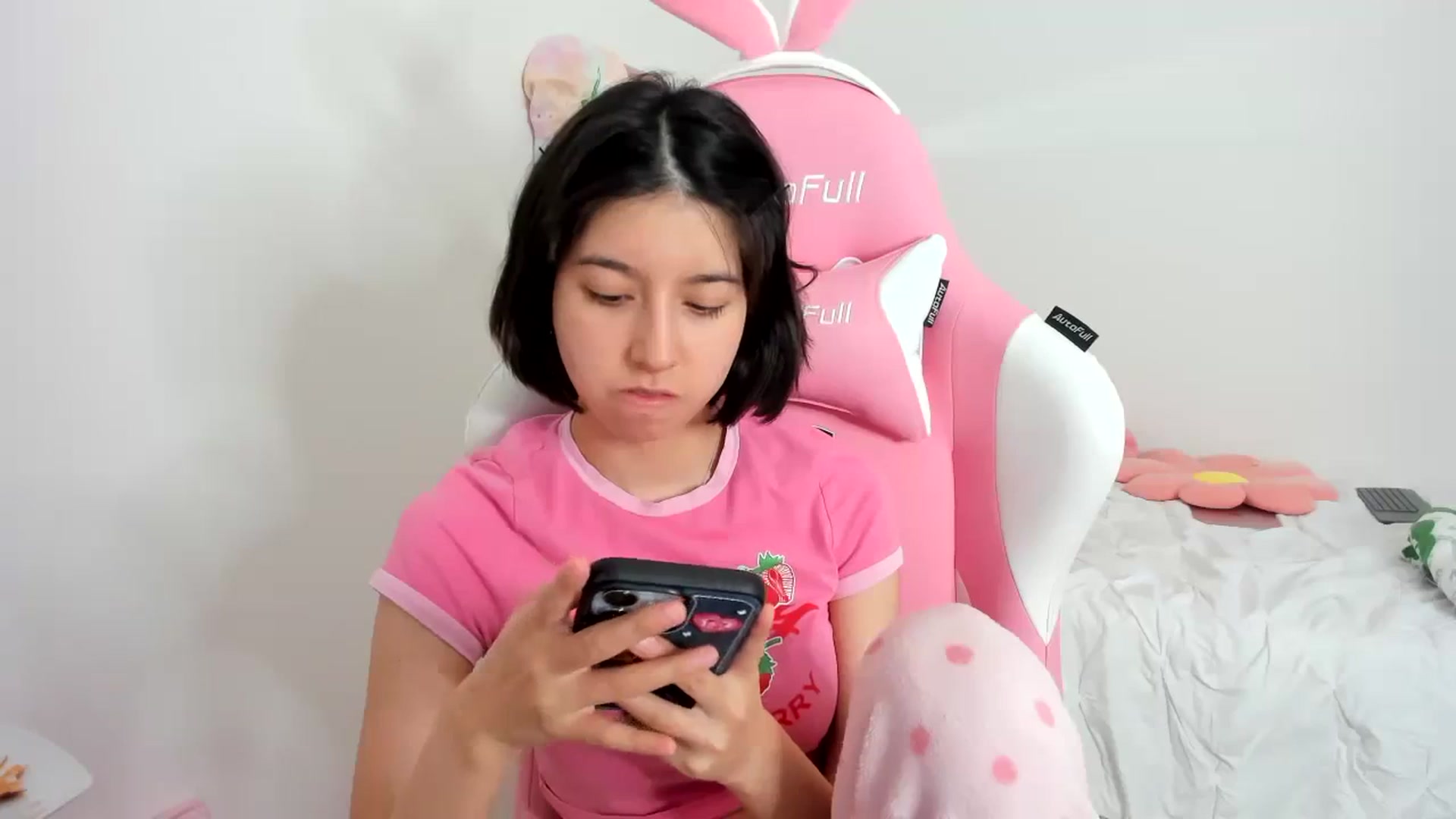 Gallery image thumbnail from Cherrycute666's myfreecams stream on, 11/26/2023, 03:00 image 19 of 20