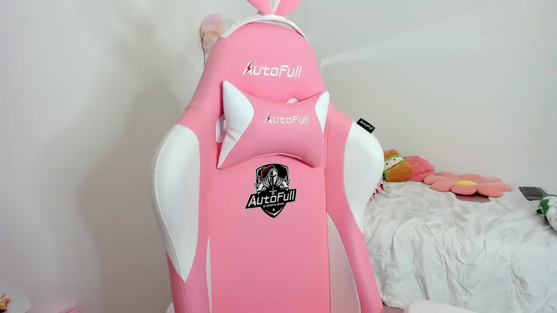 Gallery image thumbnail from Cherrycute666's myfreecams stream on, 11/26/2023, 03:00 image 15 of 20