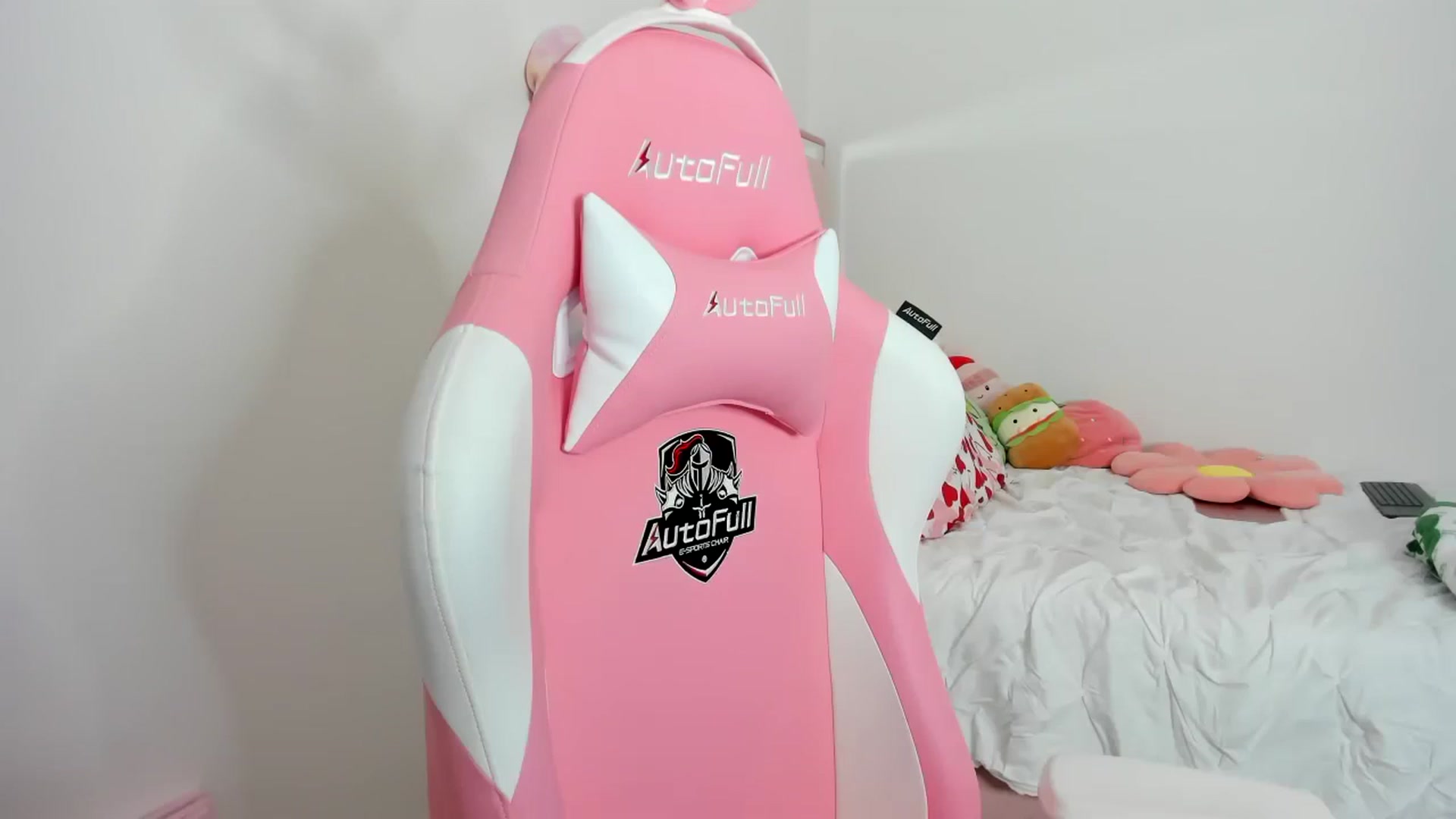 Gallery image thumbnail from Cherrycute666's myfreecams stream on, 11/26/2023, 03:00 image 13 of 20