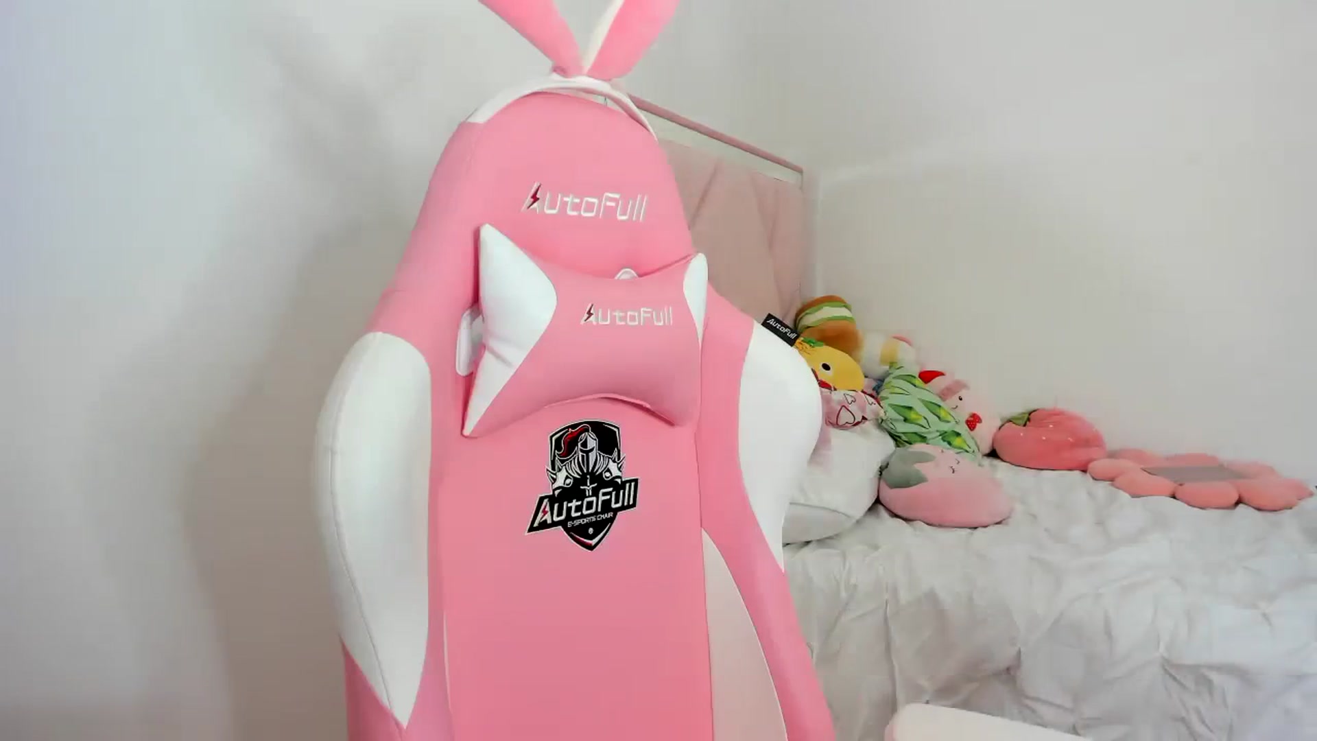Gallery image thumbnail from Cherrycute666's myfreecams stream on, 11/26/2023, 06:25 image 6 of 20