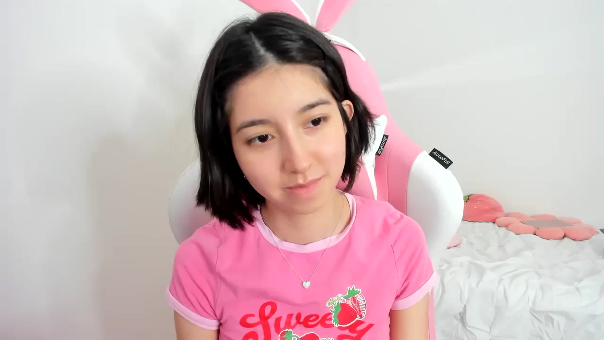 Gallery image thumbnail from Cherrycute666's myfreecams stream on, 11/26/2023, 06:25 image 16 of 20