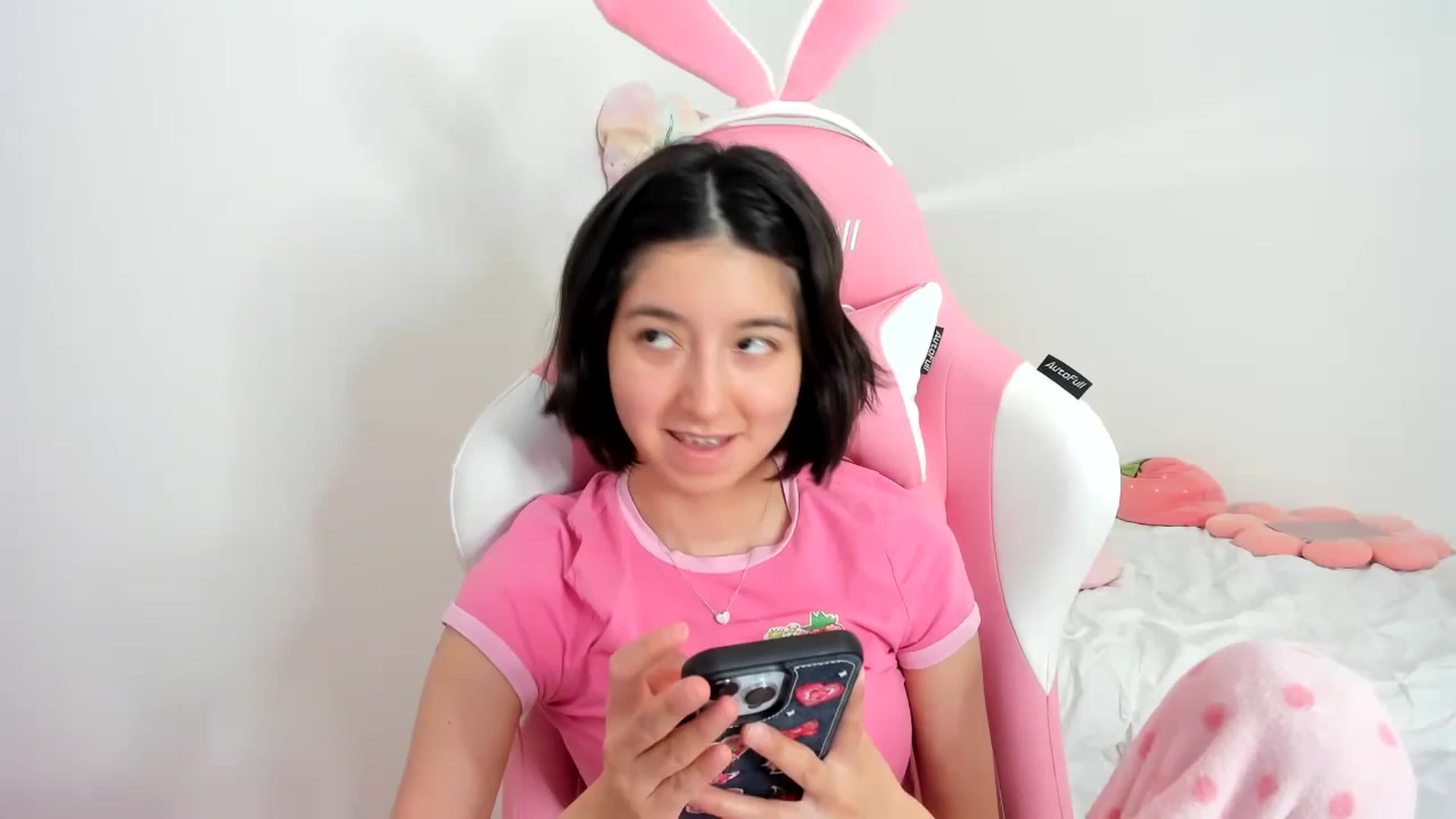 Gallery image thumbnail from Cherrycute666's myfreecams stream on, 11/26/2023, 06:25 image 11 of 20