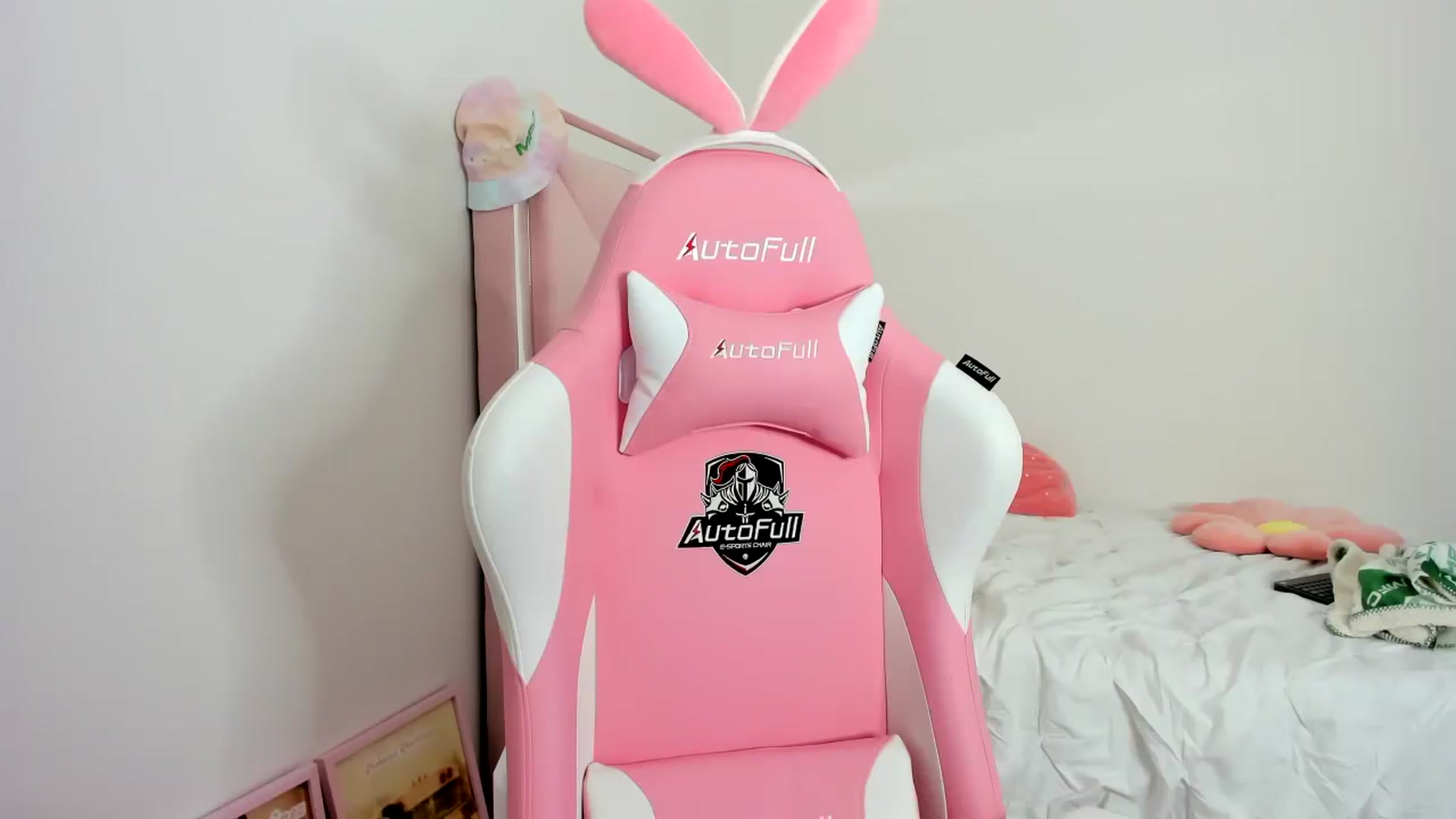 Gallery image thumbnail from Cherrycute666's myfreecams stream on, 11/26/2023, 11:46 image 11 of 20
